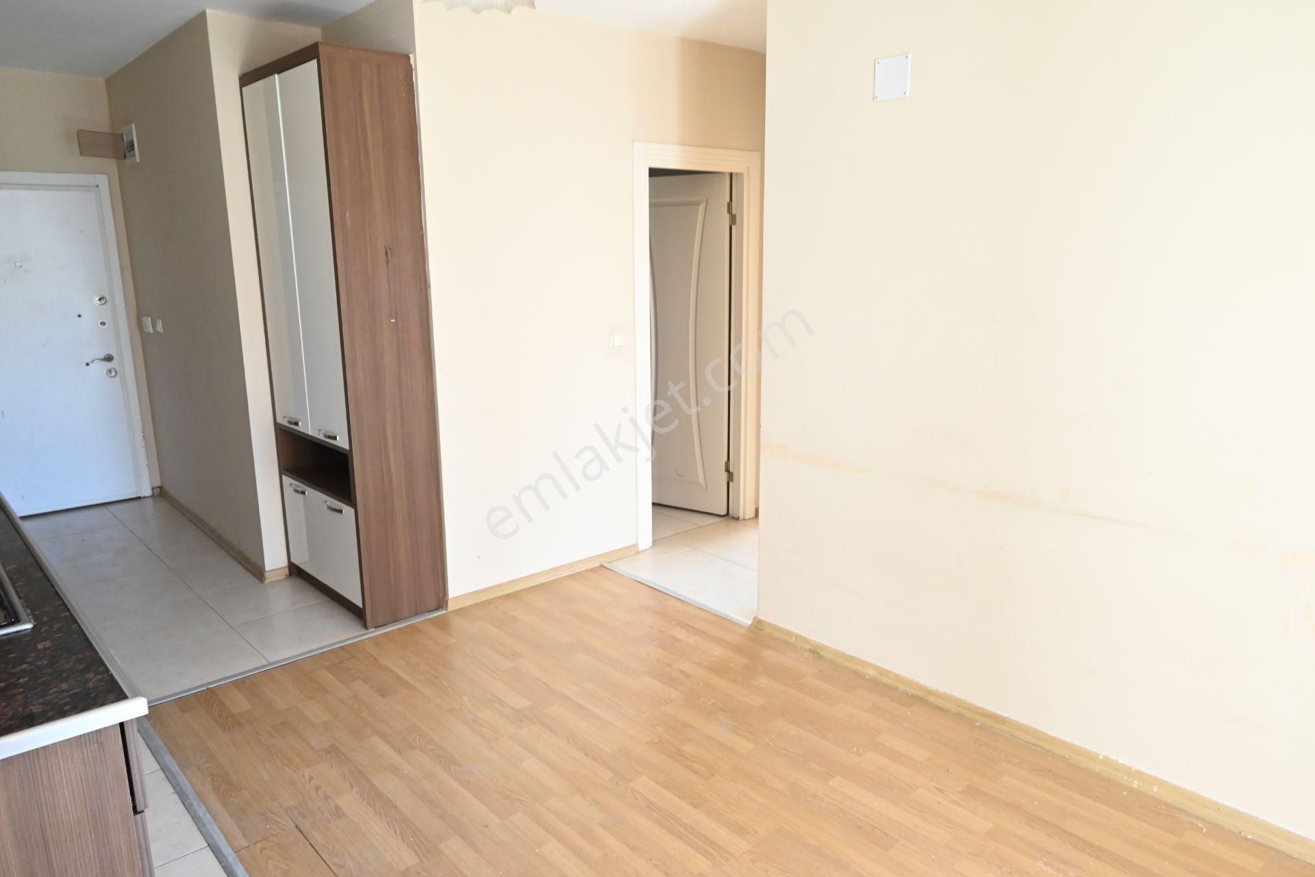 Üstünkent Emlak'tan Caddeye Yakın Konumda 2+1 Kiralık Daire - Görsel 5