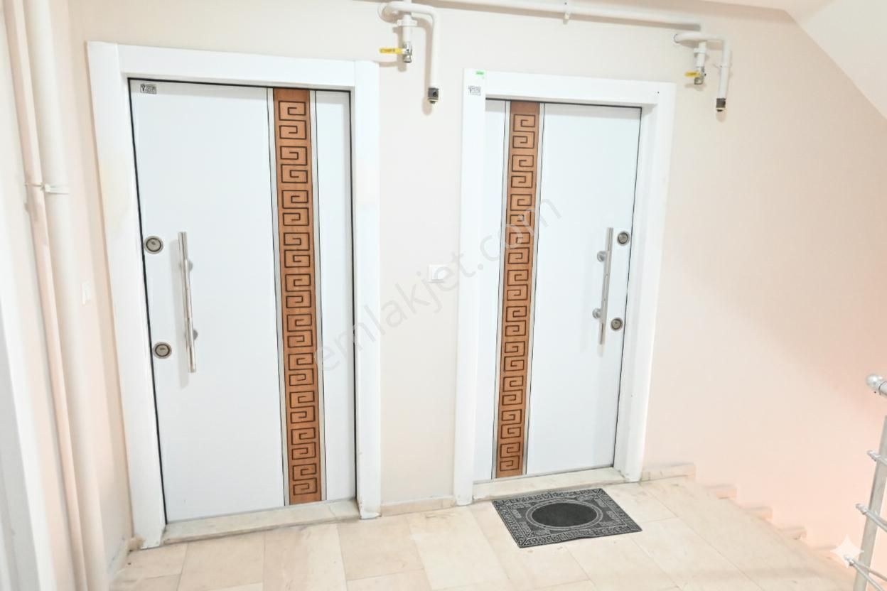 Üstünkent Emlak'tan Caddeye Yakın Konumda 2+1 Kiralık Daire - Görsel 40
