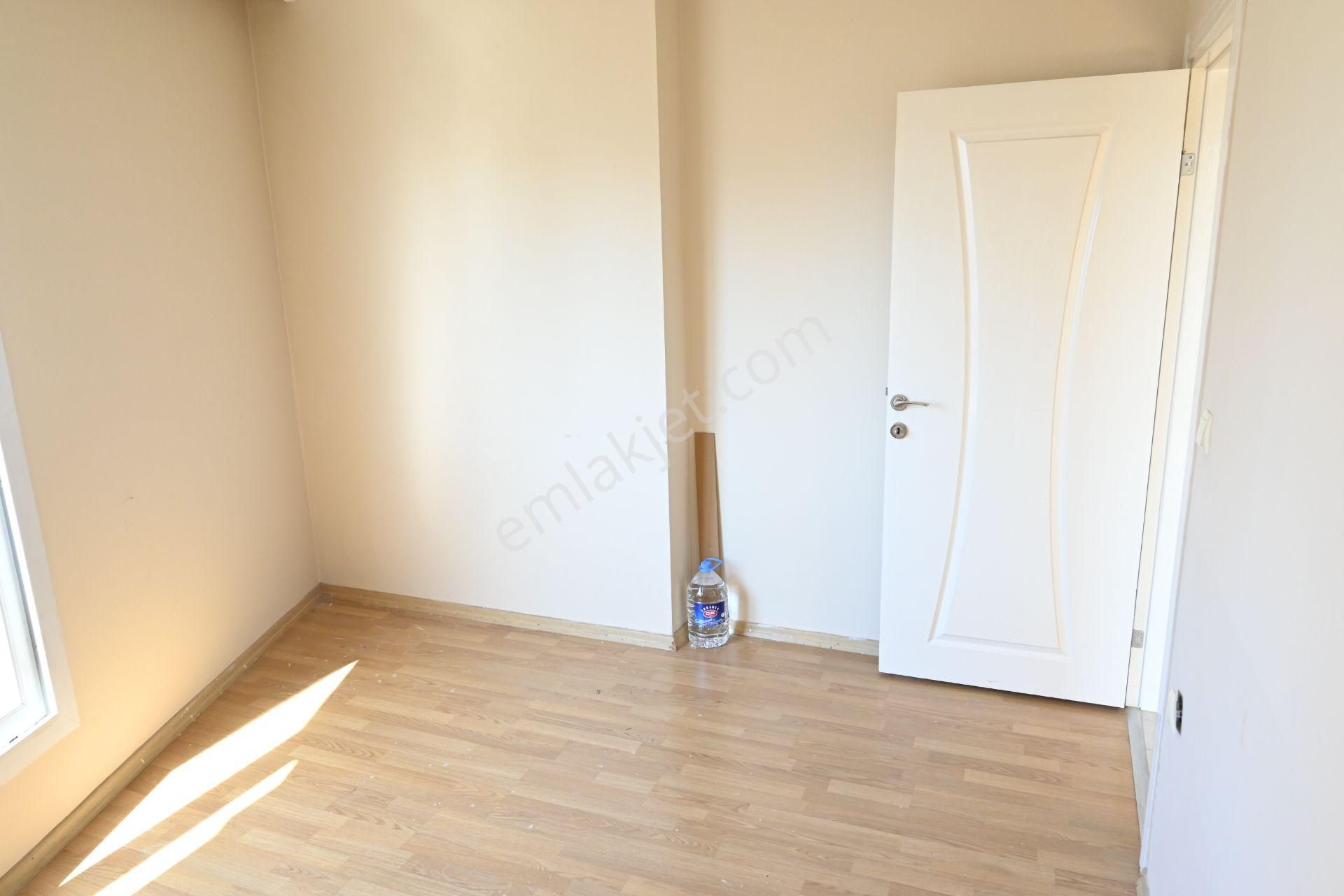 Üstünkent Emlak'tan Caddeye Yakın Konumda 2+1 Kiralık Daire - Görsel 19