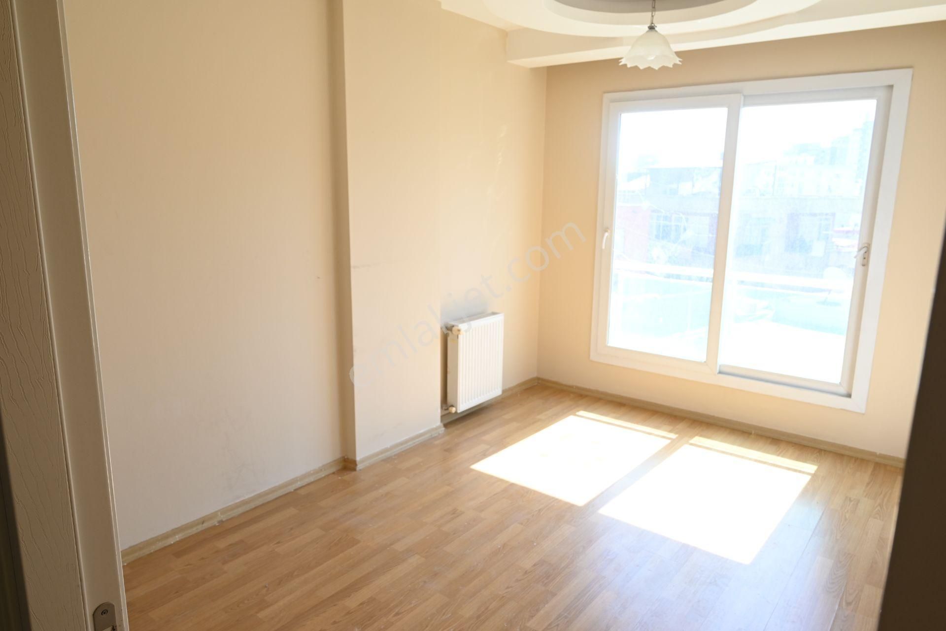 Üstünkent Emlak'tan Caddeye Yakın Konumda 2+1 Kiralık Daire - Görsel 23