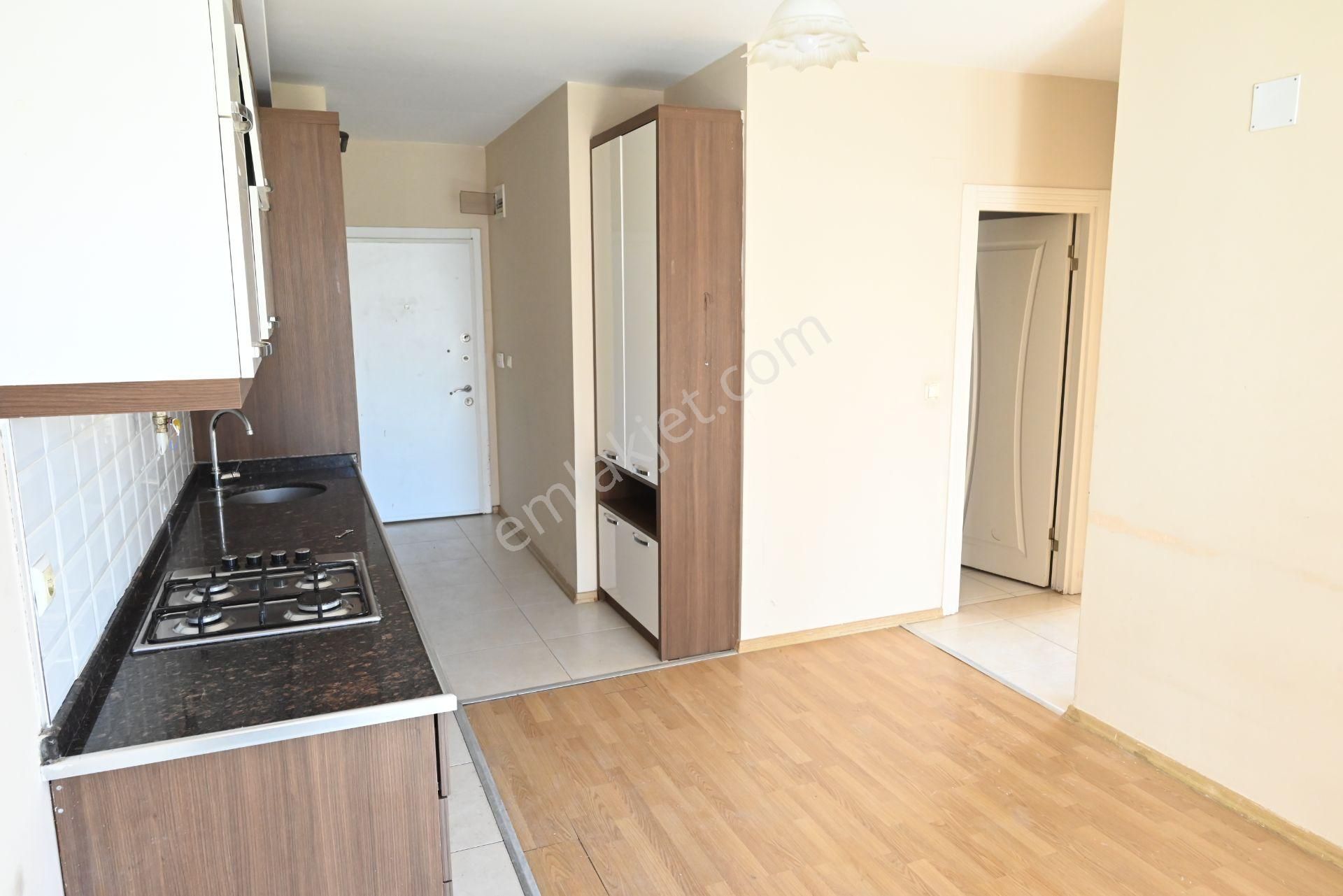 Üstünkent Emlak'tan Caddeye Yakın Konumda 2+1 Kiralık Daire - Görsel 4
