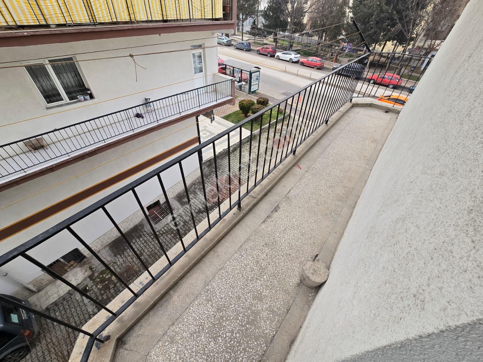 Sincan Mareşal Ç. Mah.'de Cadde Üzeri 2.ara Kat Geniş M² Çift Balkon Yapılı - Görsel 8