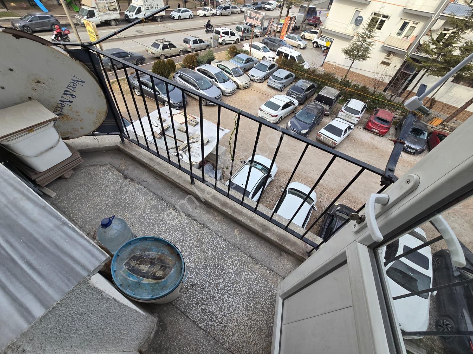 Sincan Mareşal Ç. Mah.'de Cadde Üzeri 2.ara Kat Geniş M² Çift Balkon Yapılı - Görsel 4