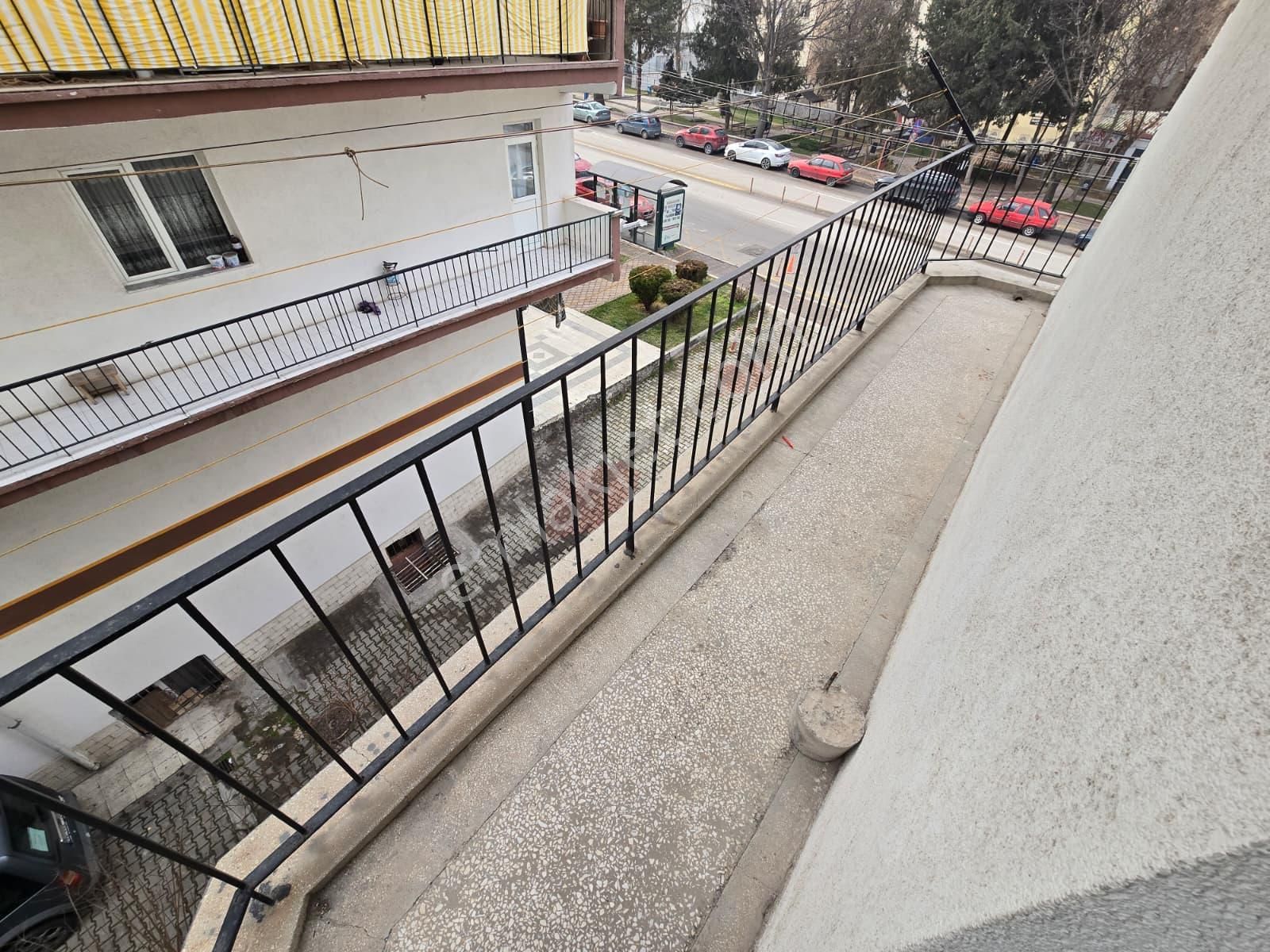 Sincan Mareşal Ç. Mah.'de Cadde Üzeri 2.ara Kat Geniş M² Çift Balkon Yapılı - Görsel 5