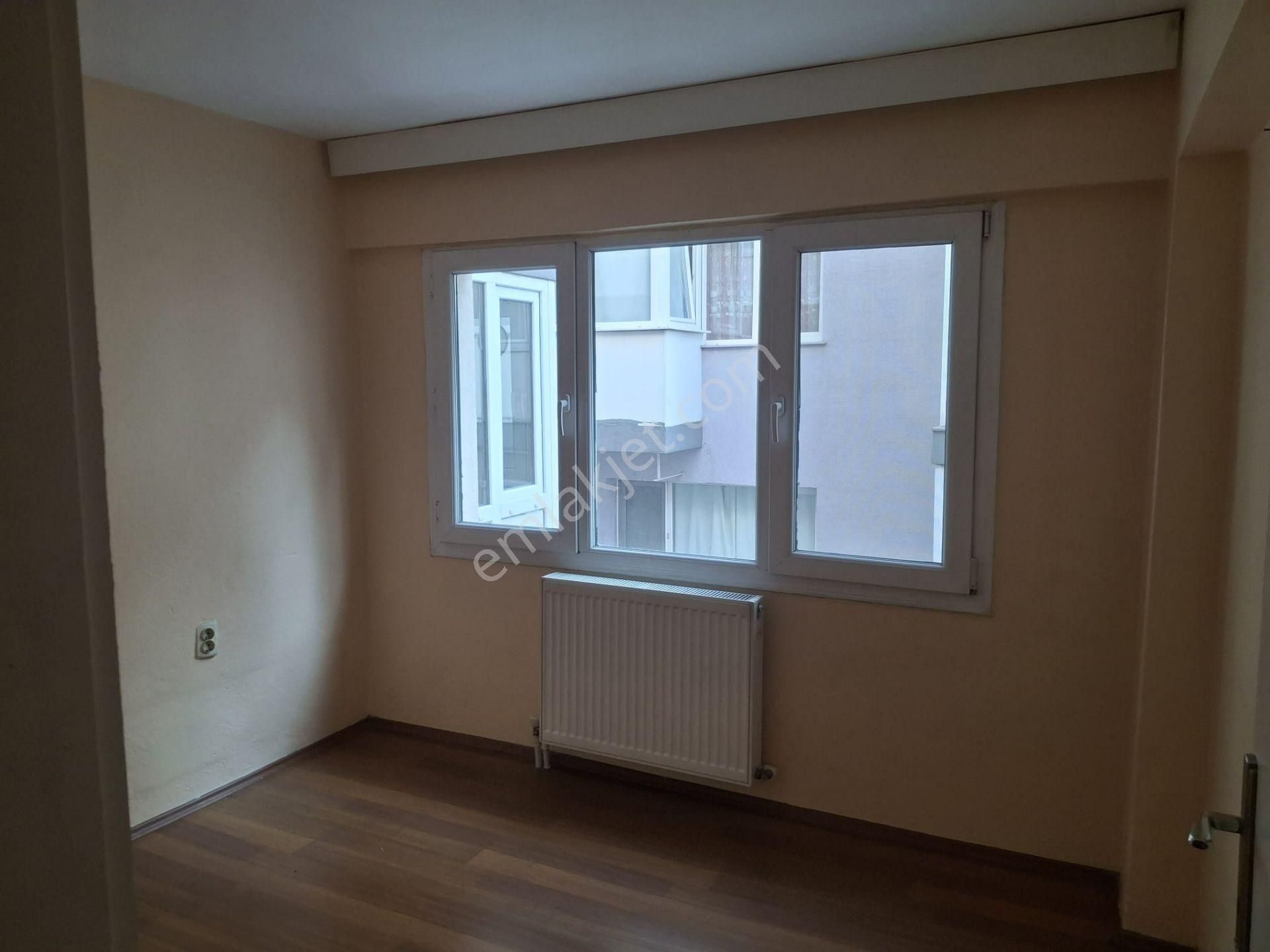 Taşkent De Aile Apartmanında Bakımlı Daire - Görsel 9