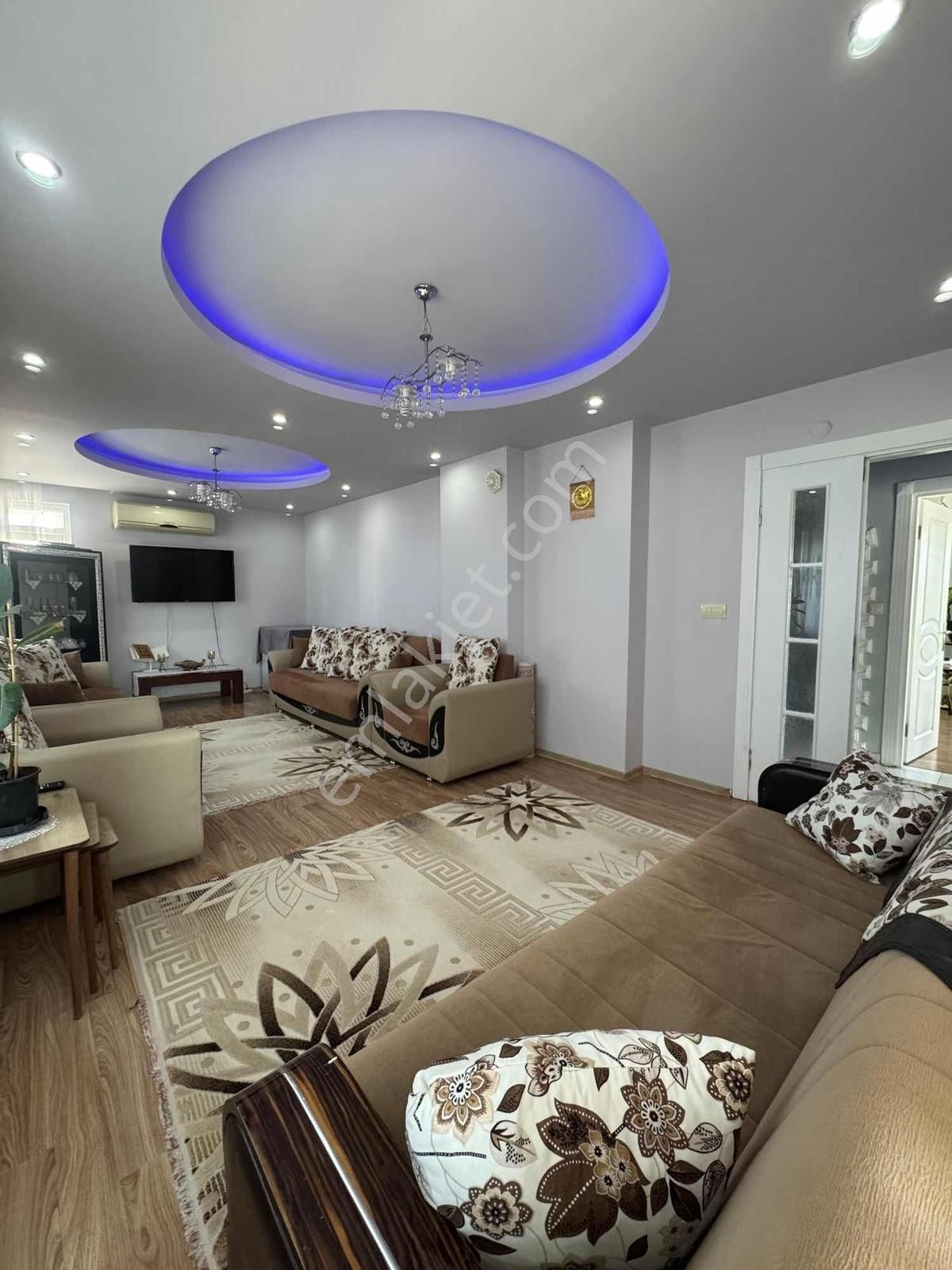 Kepez'de Katta Tek Daire Dört Cepheli 3 + 1 Ara Kat Daire