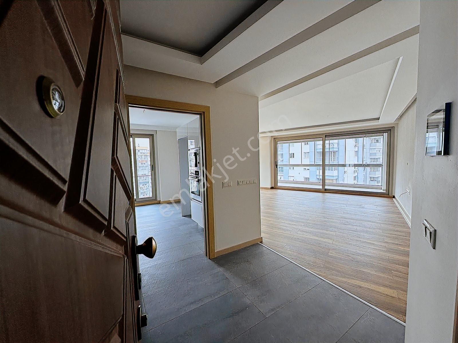 Narlıdere Ilıca'da Kiralık Full Deniz Manzaralı 3+1 Rezidans - Görsel 17