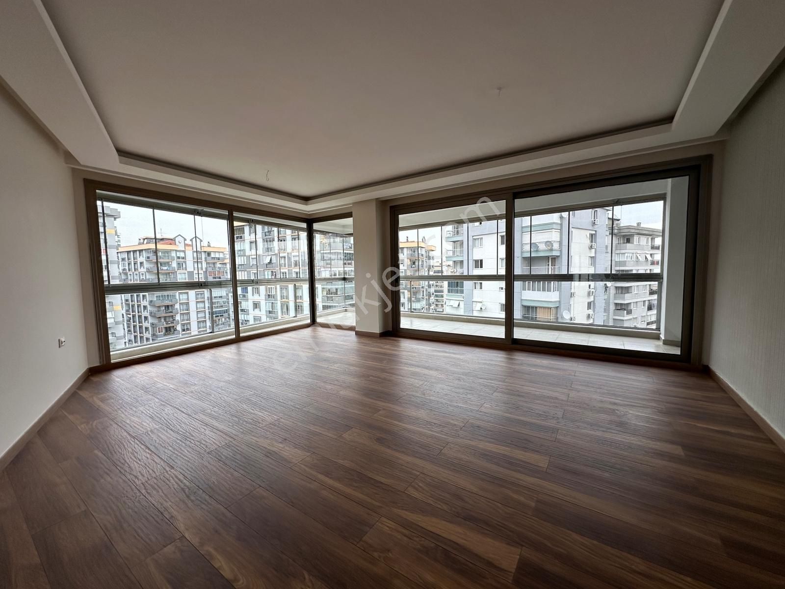 Narlıdere Ilıca'da Kiralık Full Deniz Manzaralı 3+1 Rezidans - Görsel 29