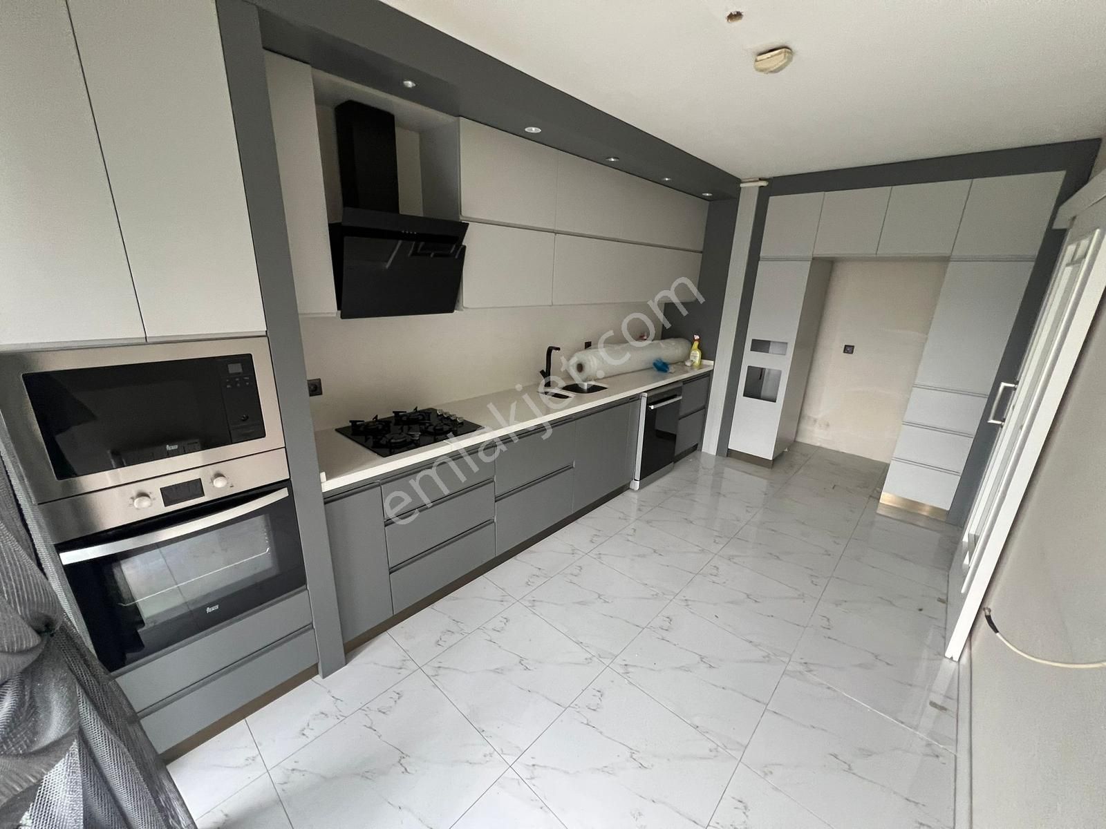 Eryaman Havuzlu Evlerde Lüks 4+1 Kiralık Daire