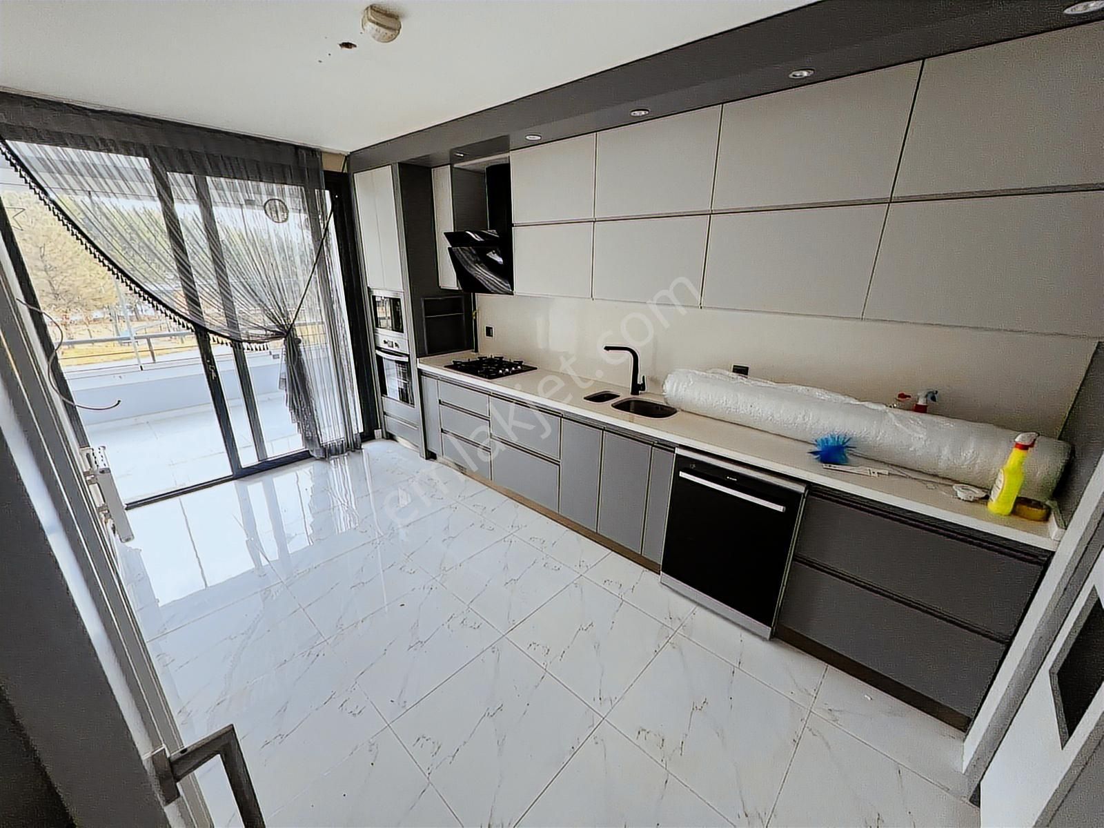 Eryaman Havuzlu Evlerde Lüks 4+1 Kiralık Daire - Görsel 21