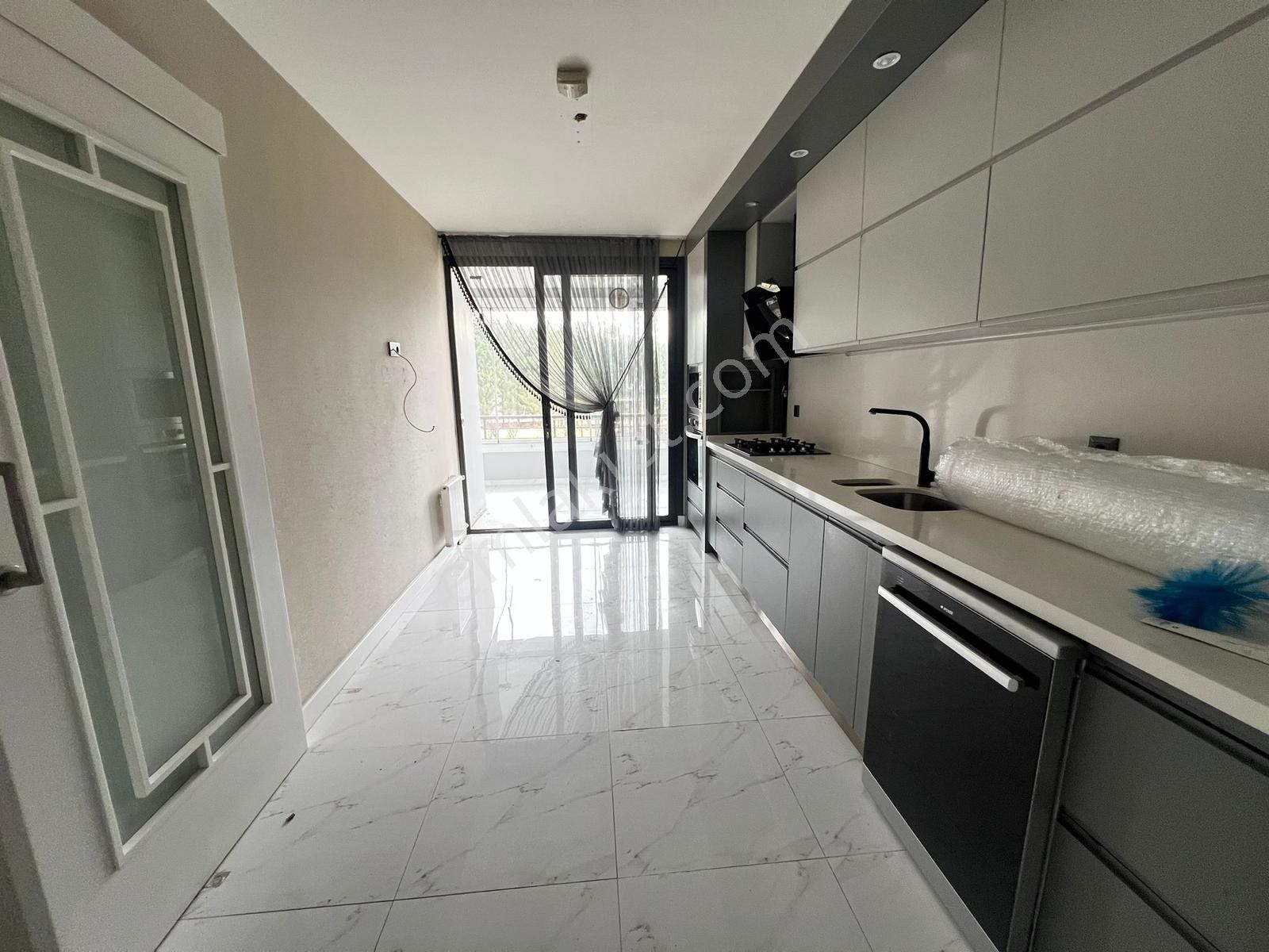 Eryaman Havuzlu Evlerde Lüks 4+1 Kiralık Daire - Görsel 22