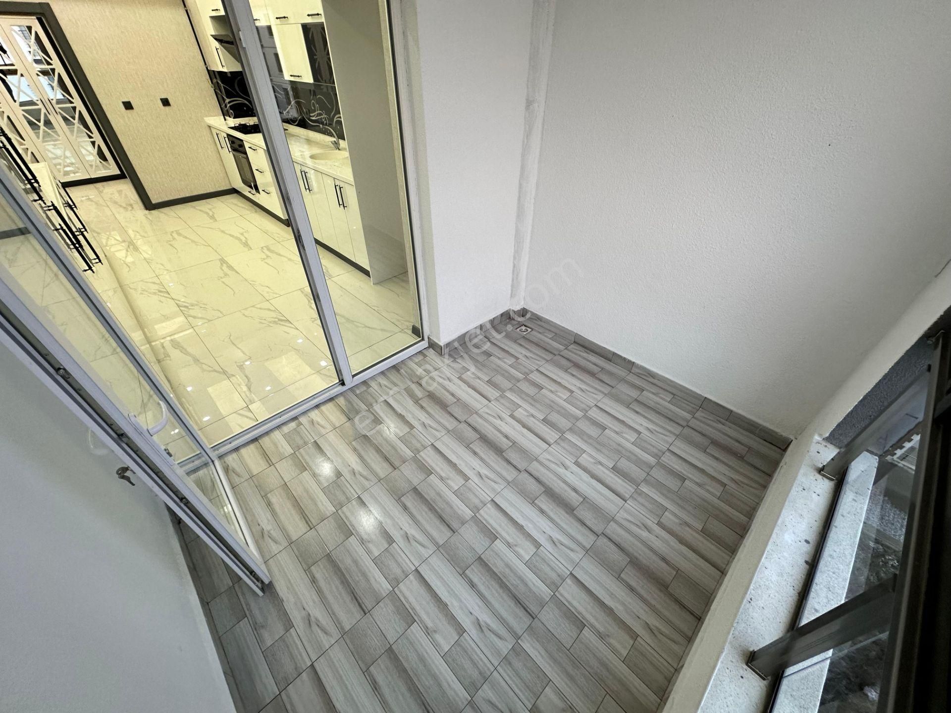 Park Okul Cadde Üçgenin De Ara Katta 2 Banyolu 3+1 Daire - Görsel 34