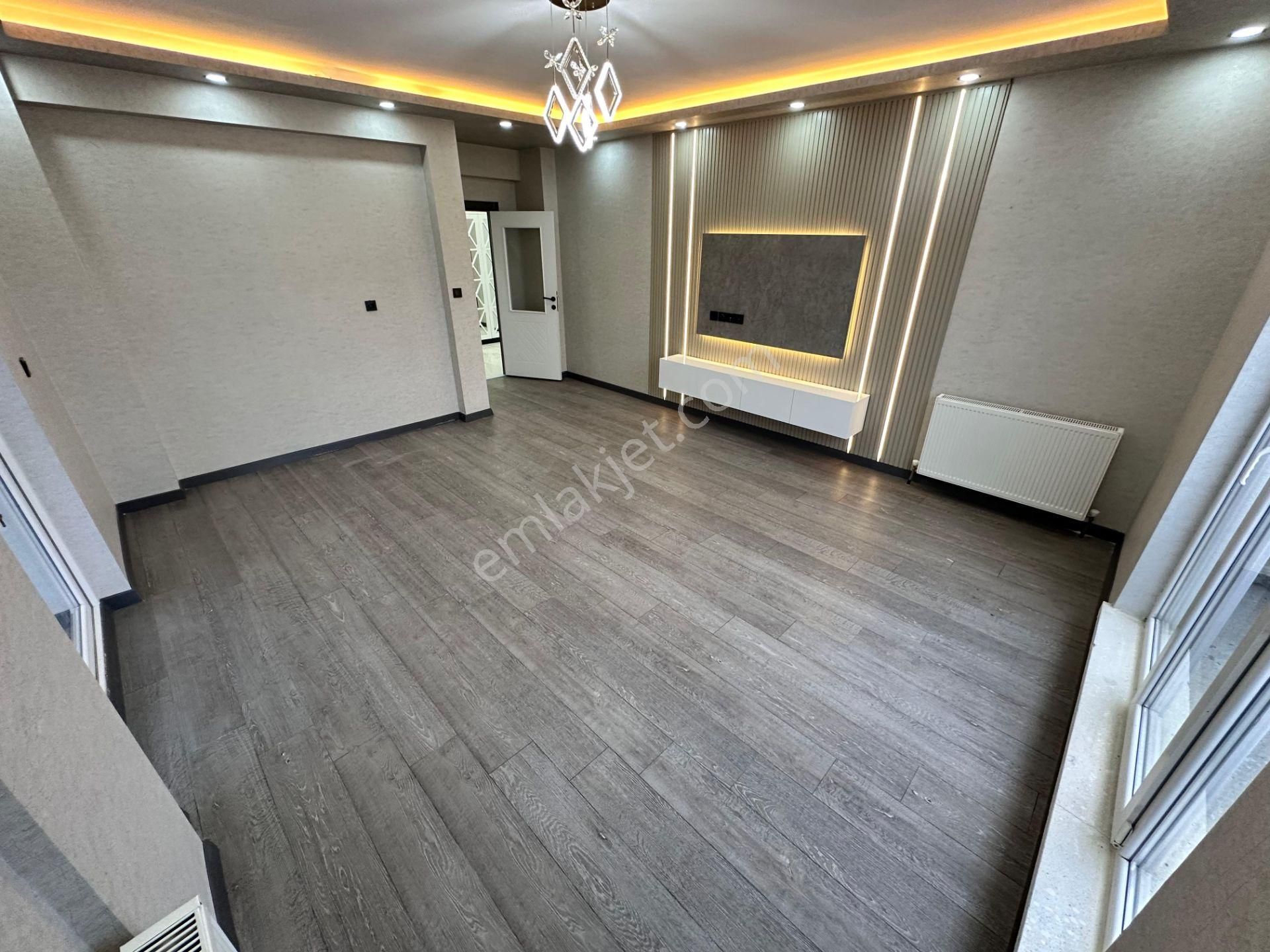 Park Okul Cadde Üçgenin De Ara Katta 2 Banyolu 3+1 Daire - Görsel 23