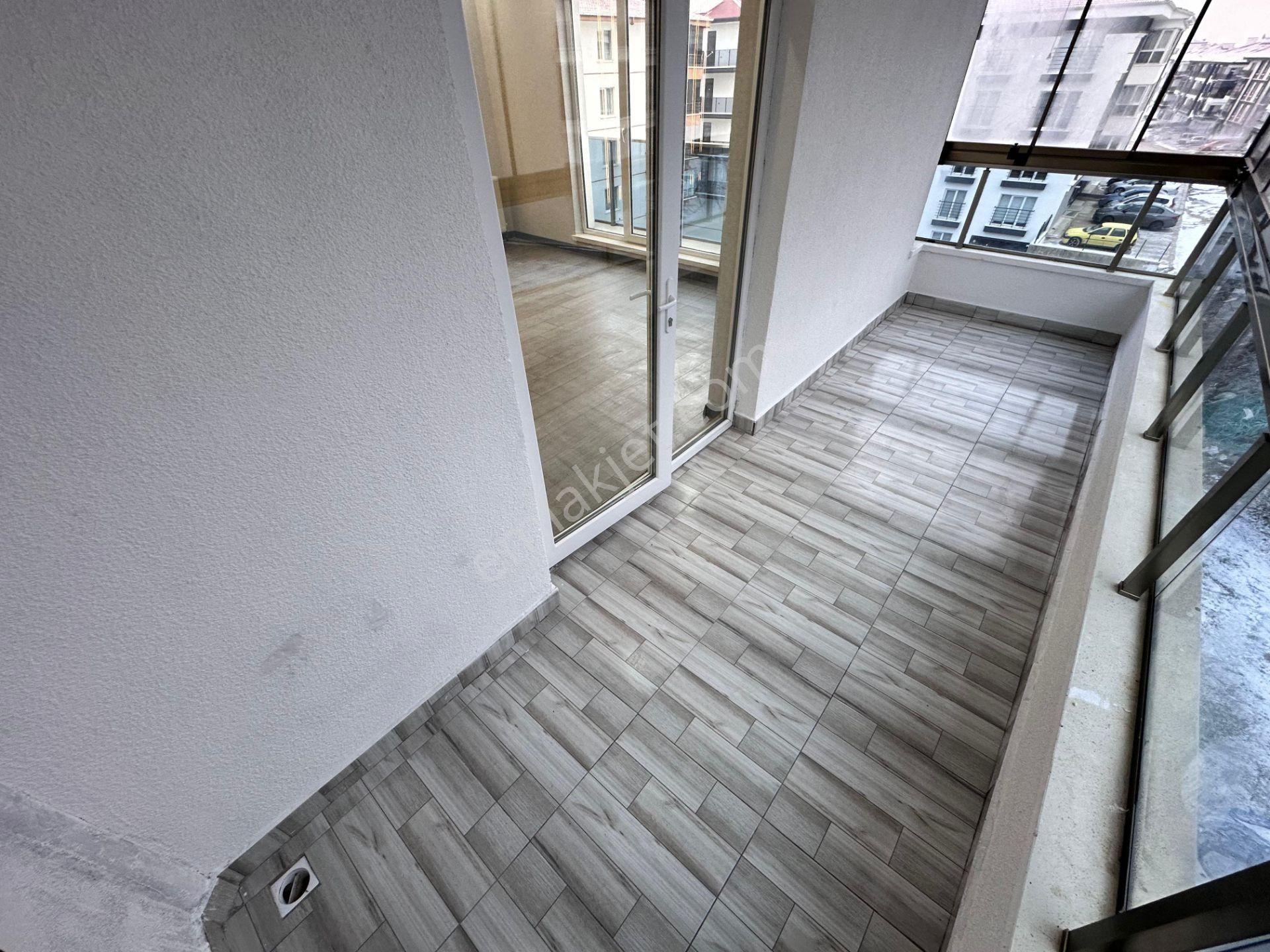 Park Okul Cadde Üçgenin De Ara Katta 2 Banyolu 3+1 Daire - Görsel 35