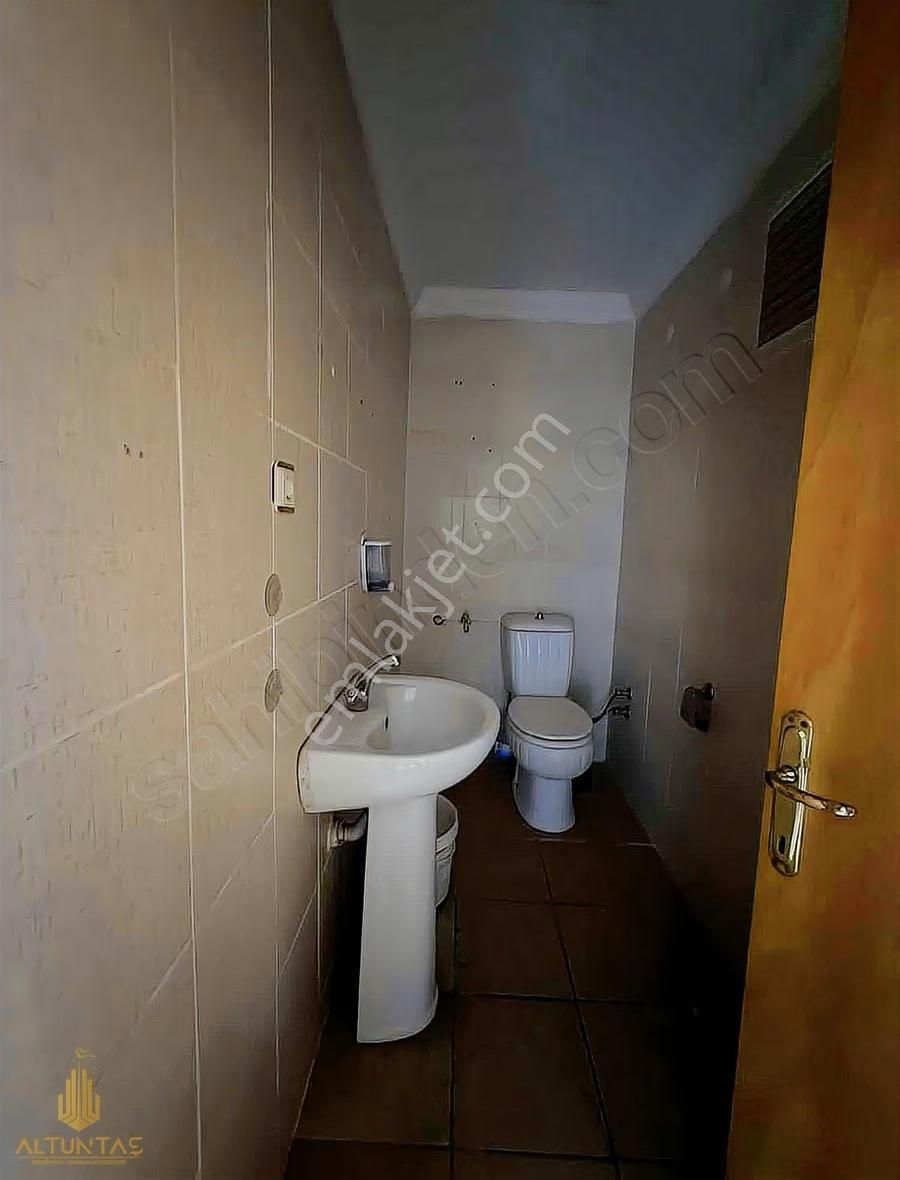İşinizi Merkeze Taşıyın! Ağadere Cd. Çarşı Merkezde Kiralık Ofis - Görsel 10