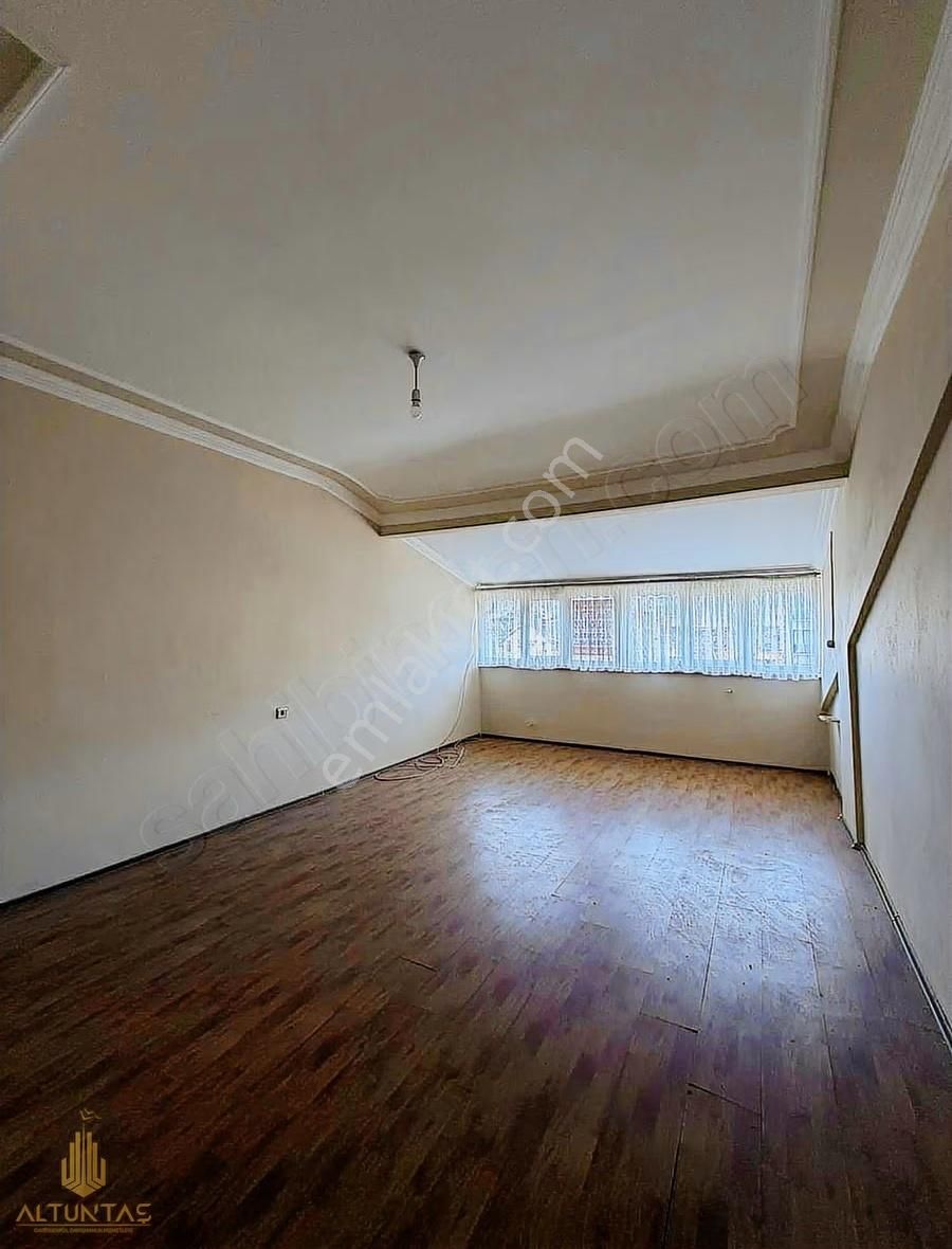 İşinizi Merkeze Taşıyın! Ağadere Cd. Çarşı Merkezde Kiralık Ofis - Görsel 2