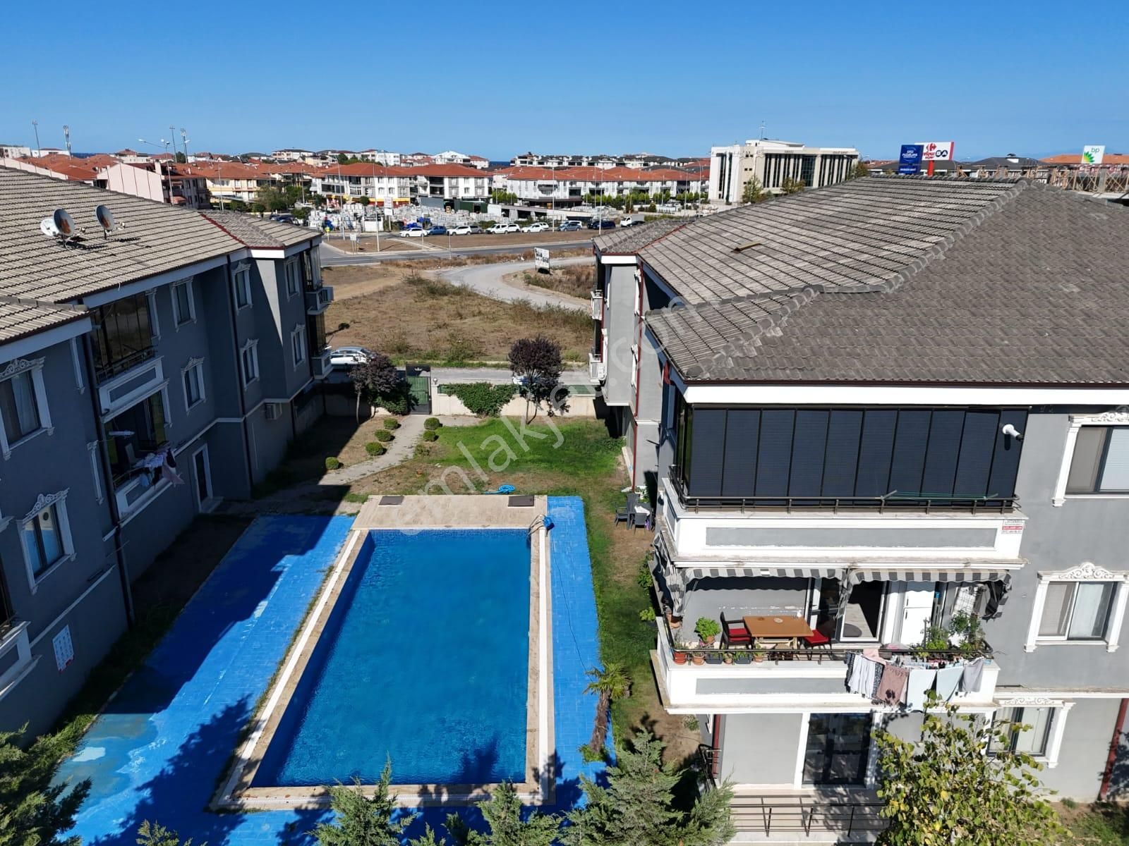 Merkezi Konumlu Havuzlu Butik Sitede Havuz Cephe 2+1