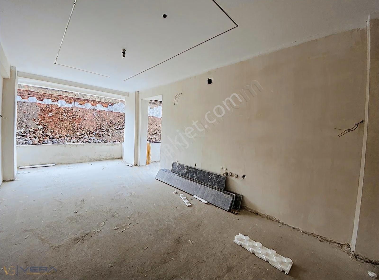 Abdulhamithan'da Satılık 2.5+1 Fırsat Daire - Görsel 4