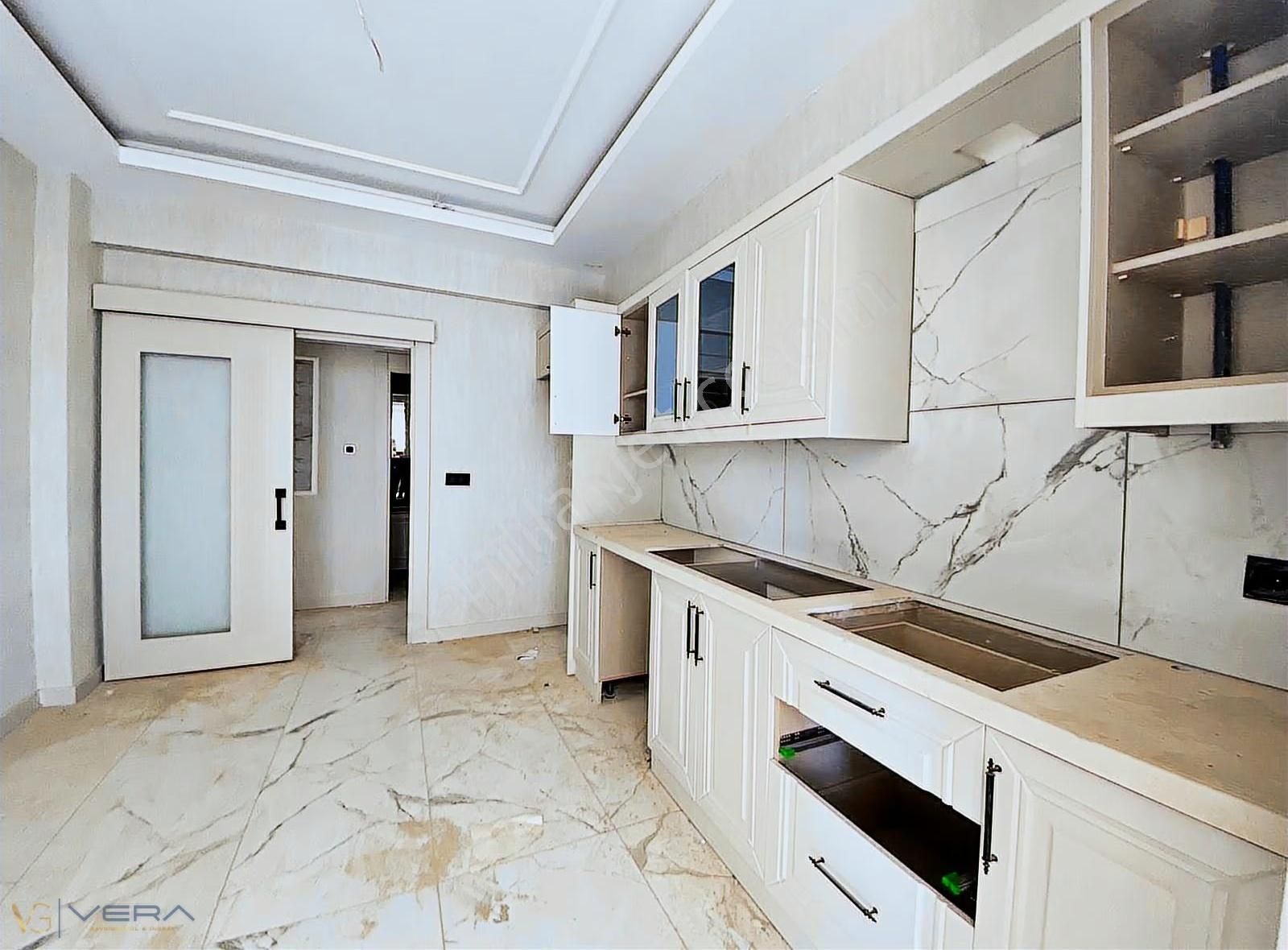 Abdulhamithan'da Satılık 2.5+1 Fırsat Daire - Görsel 6