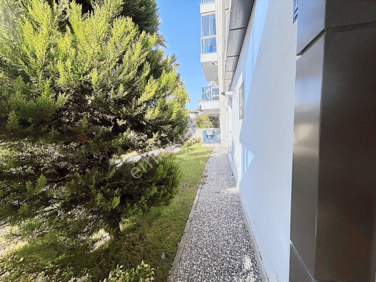 Kuşadası Merkeze Yakı Eşyalı 1+1 Daire - Görsel 5