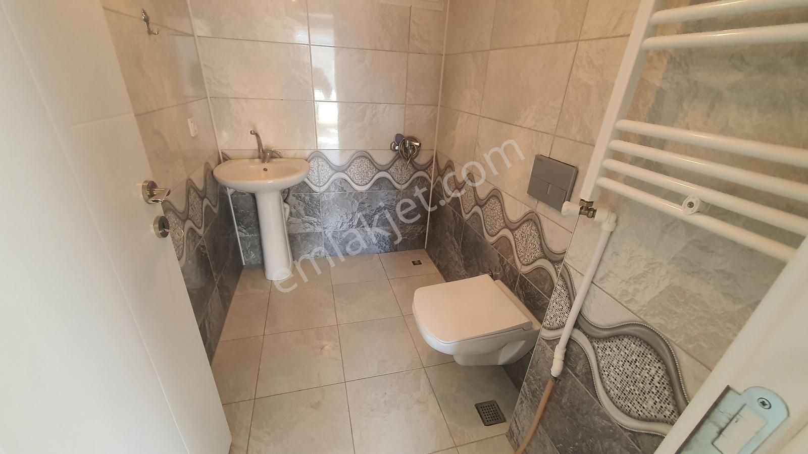 Geniş Teraslı, Otoparklı, Güney Cephe 3+1 - Görsel 15