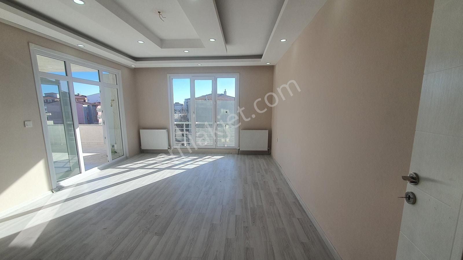 Geniş Teraslı, Otoparklı, Güney Cephe 3+1 - Görsel 20