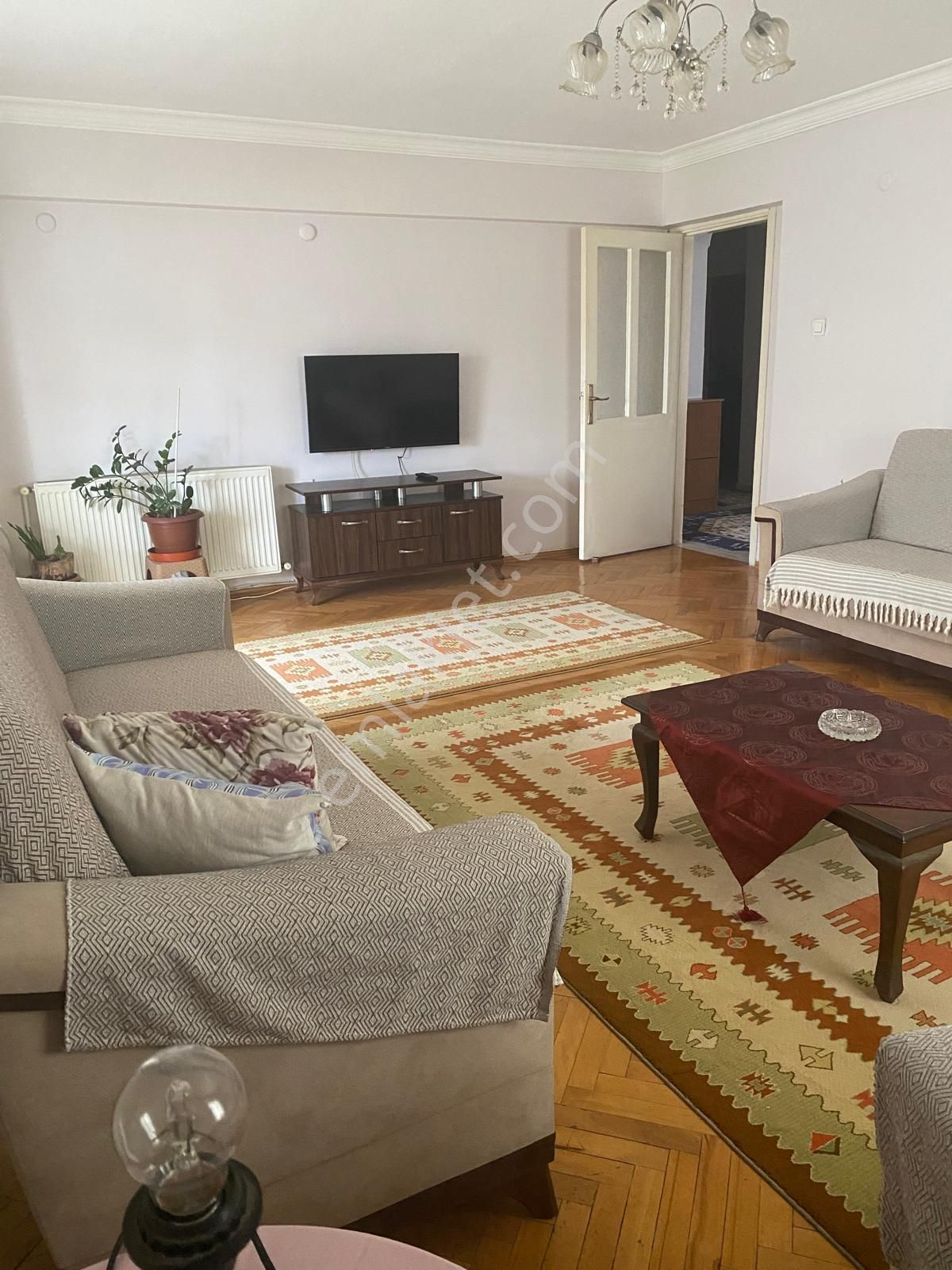 Otoparklı Asansörlü Ve D.gazlı Ara Kat Full Eşyalı 3+1 Kiralık Daire! - Görsel 13
