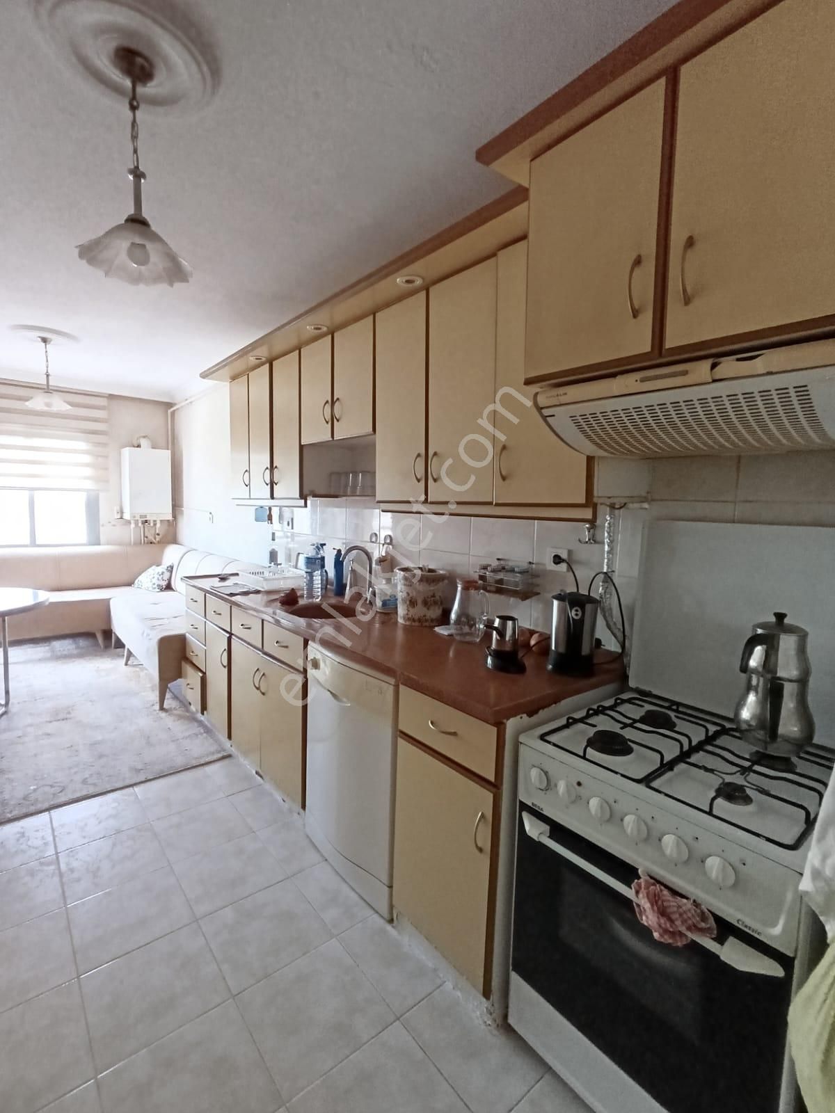 Otoparklı Asansörlü Ve D.gazlı Ara Kat Full Eşyalı 3+1 Kiralık Daire! - Görsel 20
