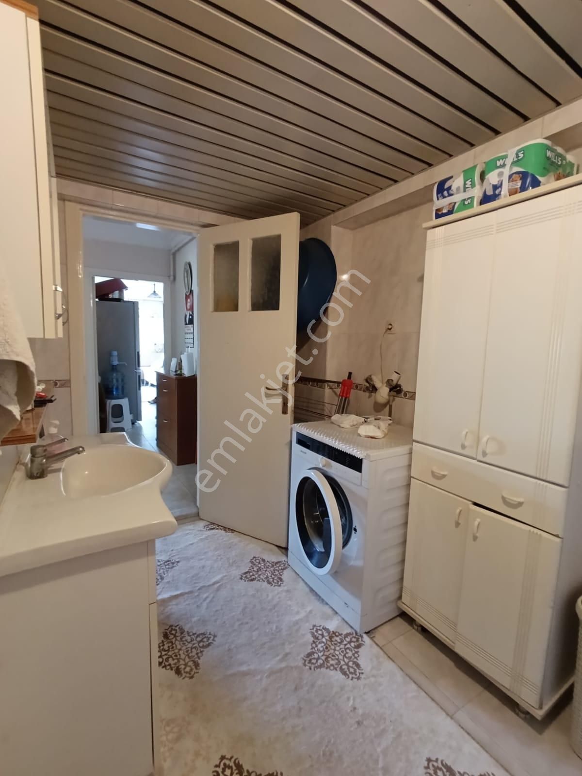 Otoparklı Asansörlü Ve D.gazlı Ara Kat Full Eşyalı 3+1 Kiralık Daire! - Görsel 27