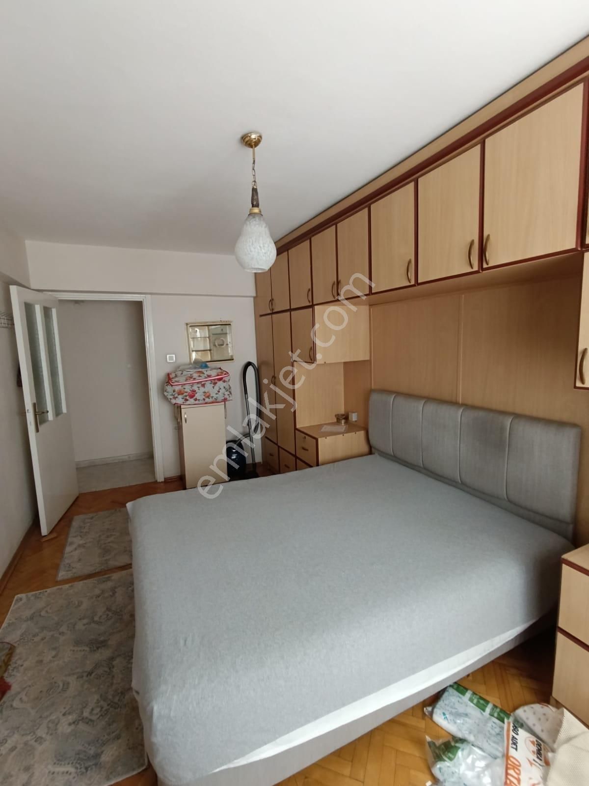 Otoparklı Asansörlü Ve D.gazlı Ara Kat Full Eşyalı 3+1 Kiralık Daire! - Görsel 25