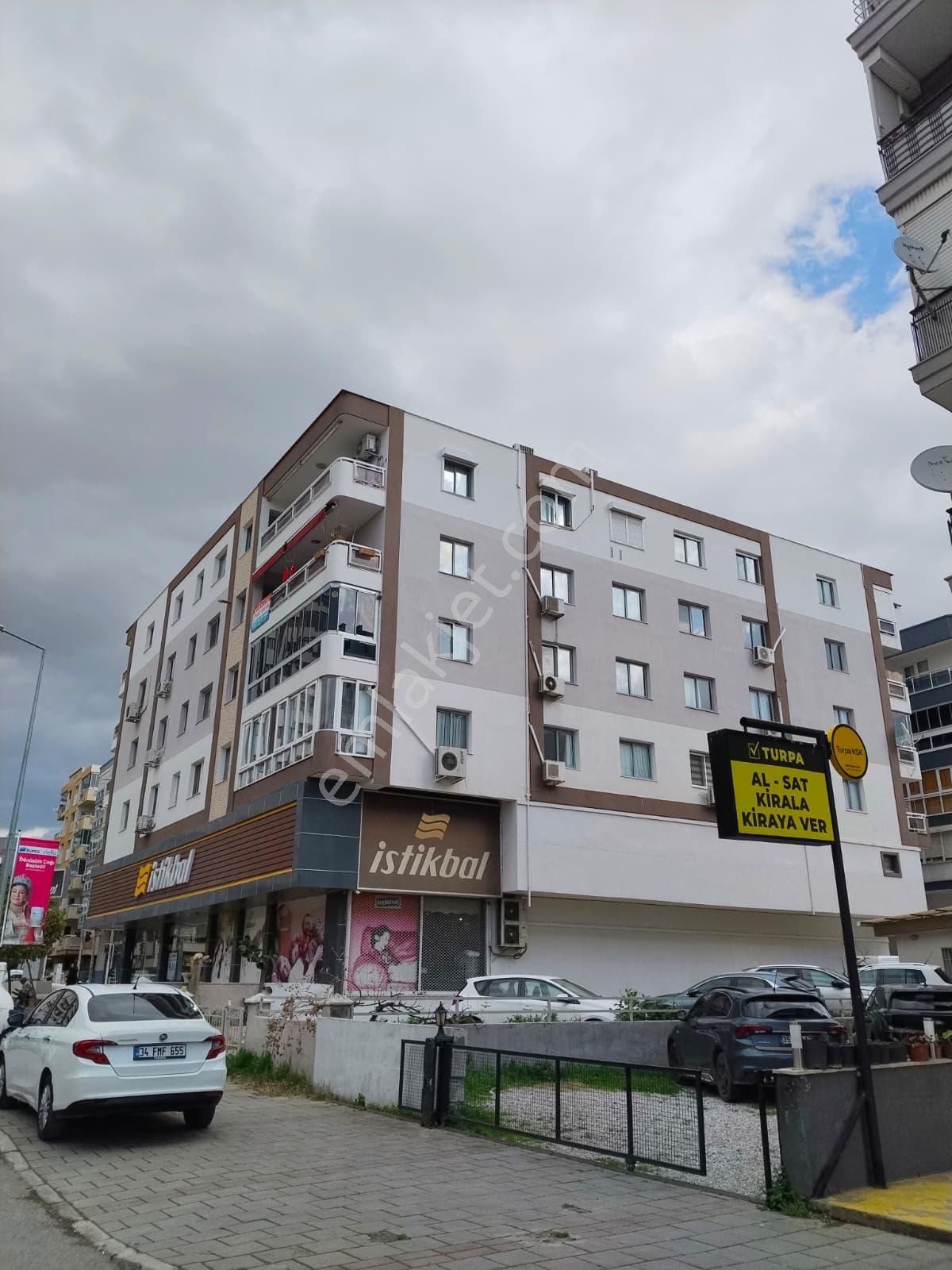 Otoparklı Asansörlü Ve D.gazlı Ara Kat Full Eşyalı 3+1 Kiralık Daire! - Görsel 3