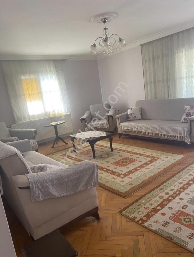 Otoparklı Asansörlü Ve D.gazlı Ara Kat Full Eşyalı 3+1 Kiralık Daire! - Görsel 14