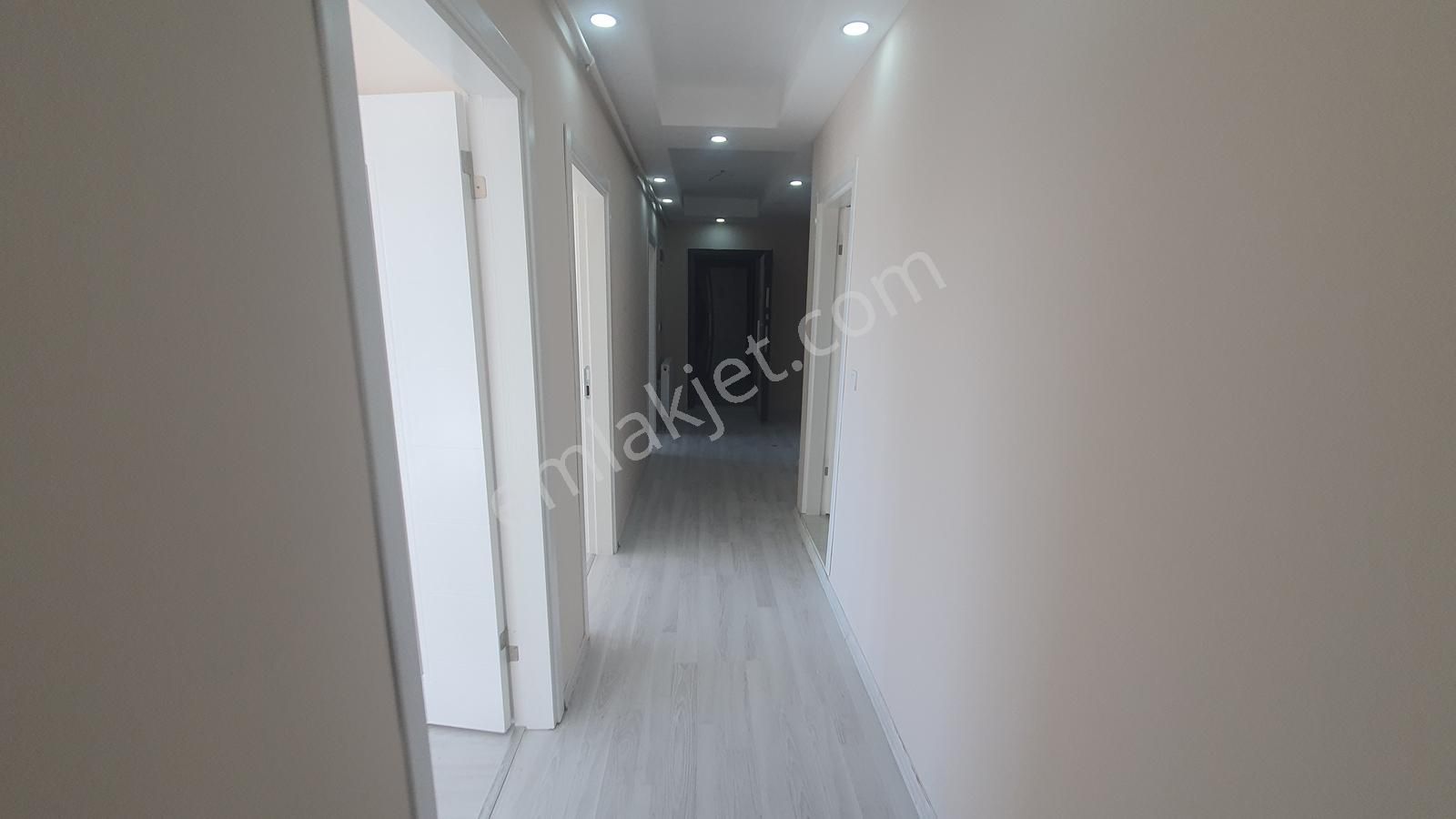 Geniş Teraslı, Otoparklı, Güney Cephe 3+1 - Görsel 10