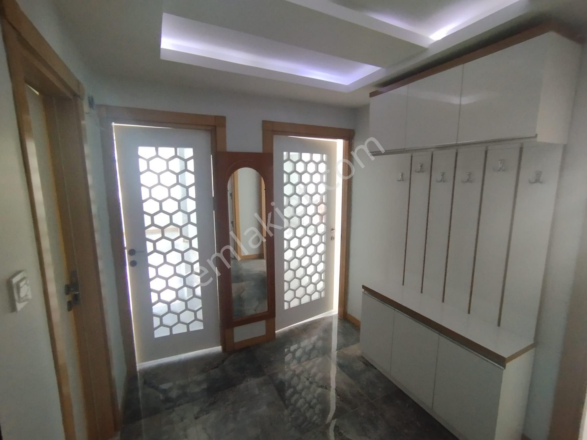 Kenan Evren Bulvarına Yakın 3+1 Kapalı Mutfaklı Çift Banyolu Lüks Daire - Görsel 5