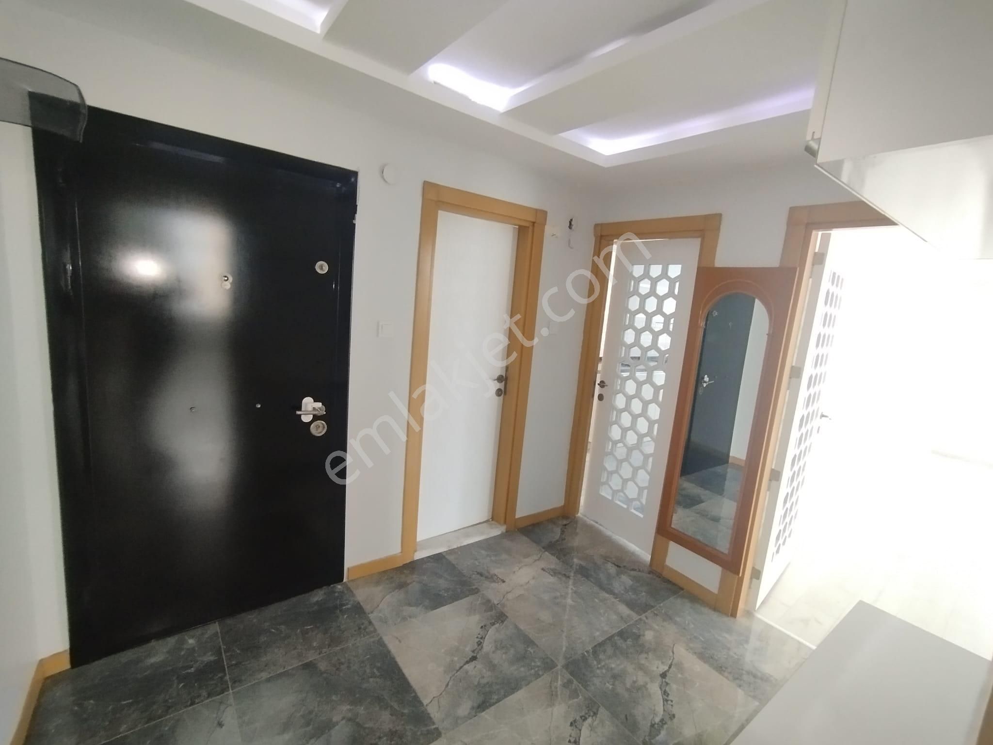 Kenan Evren Bulvarına Yakın 3+1 Kapalı Mutfaklı Çift Banyolu Lüks Daire - Görsel 3