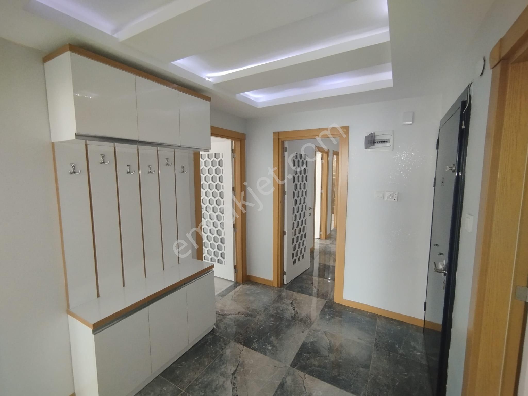 Kenan Evren Bulvarına Yakın 3+1 Kapalı Mutfaklı Çift Banyolu Lüks Daire - Görsel 14