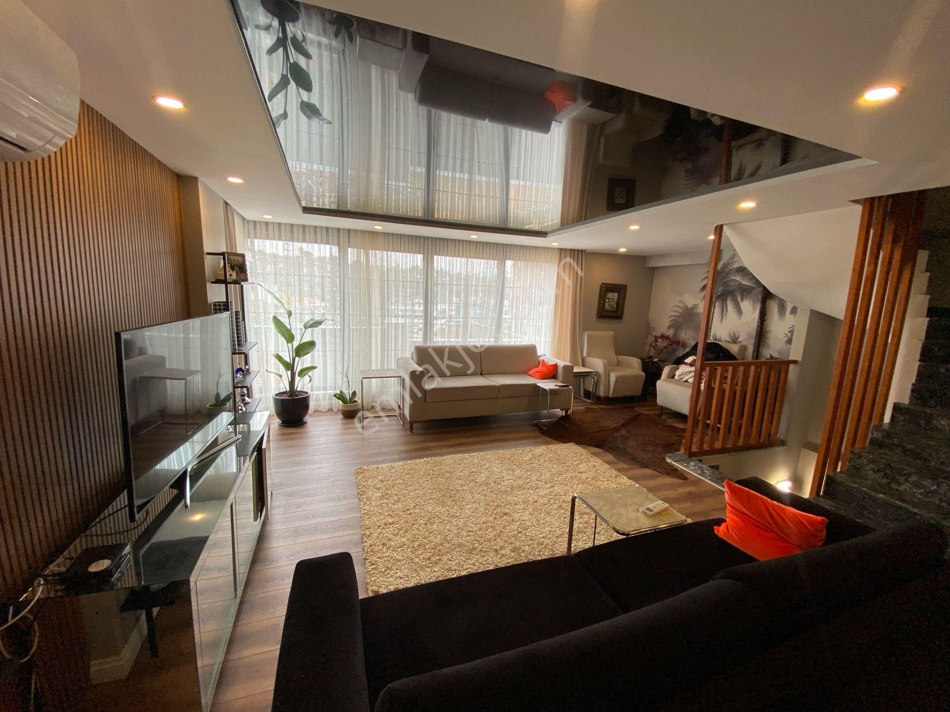 Site İçerisinde Villa