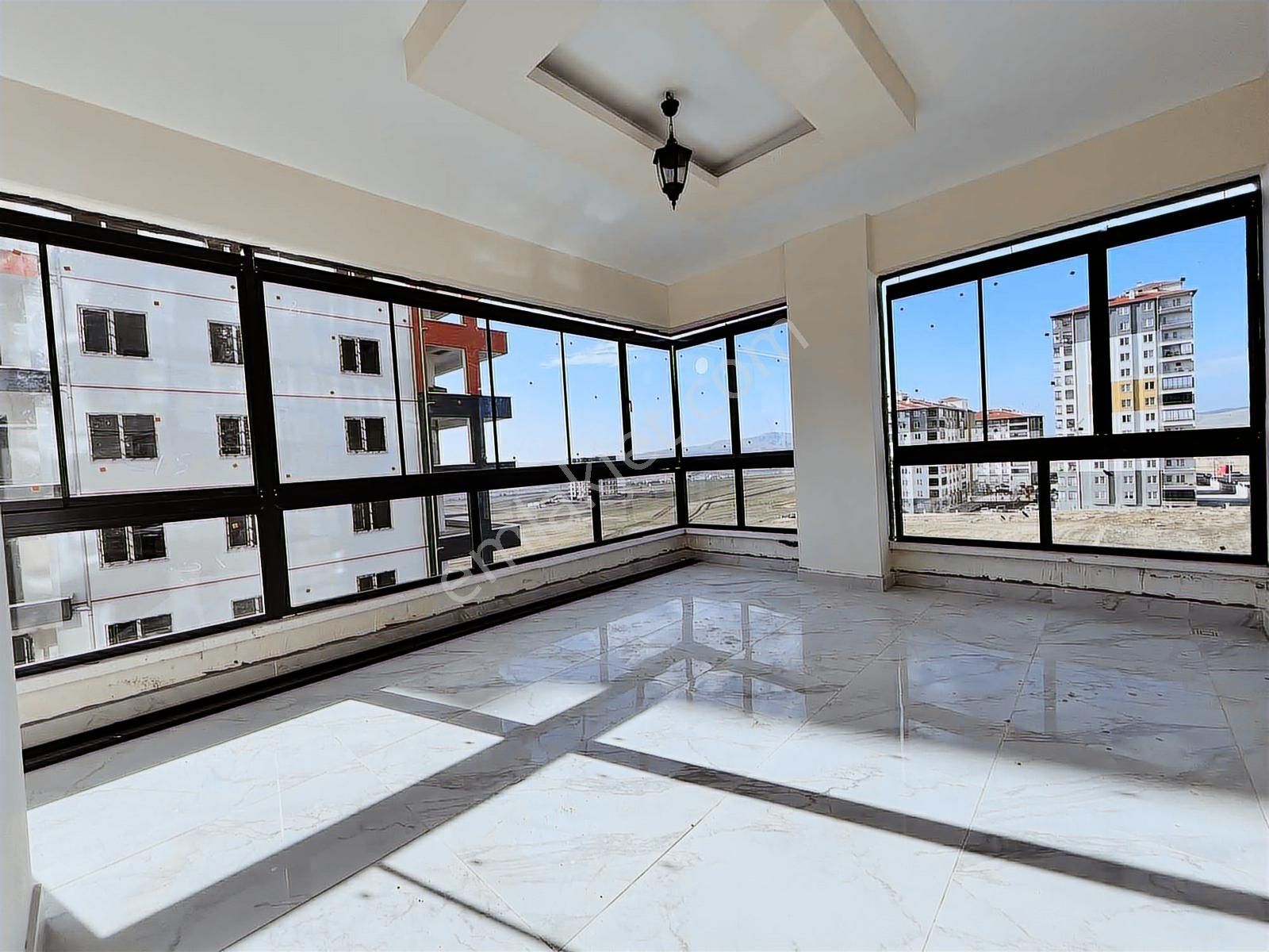 Şehitlik Mahallesinin Reçep Usta Karşıs En Prestijli 4+1 Dairesi - Görsel 13