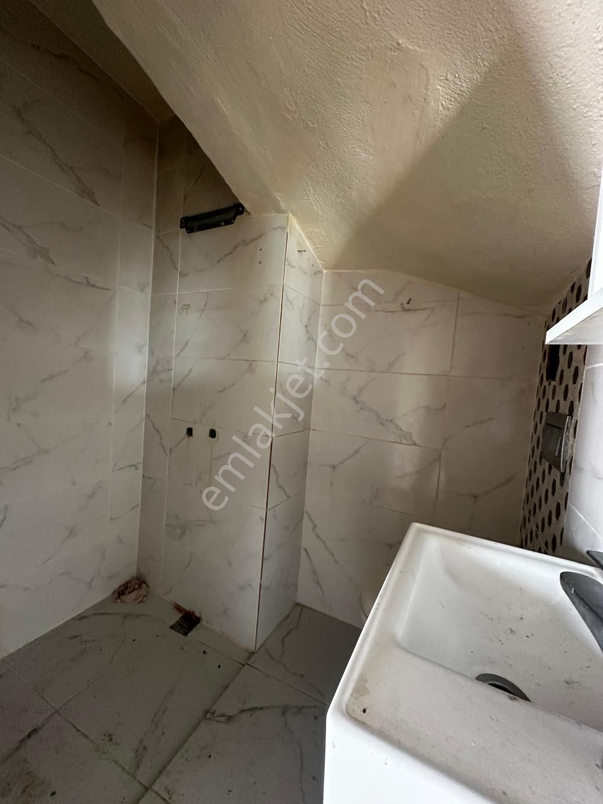 Kuşadası Hacıfeyzullah 3. Kat 3+1 Çatı Dubleks - Görsel 11