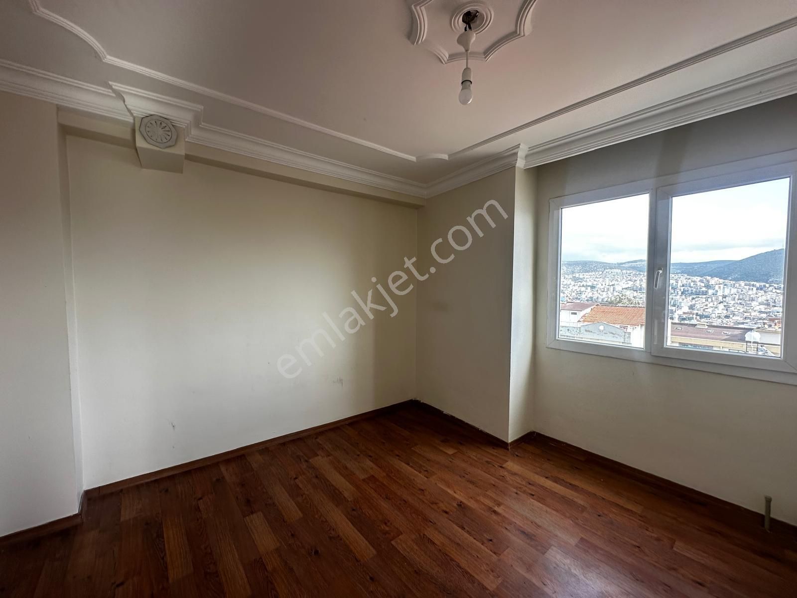 Kuşadası Hacıfeyzullah 3. Kat 3+1 Çatı Dubleks - Görsel 12