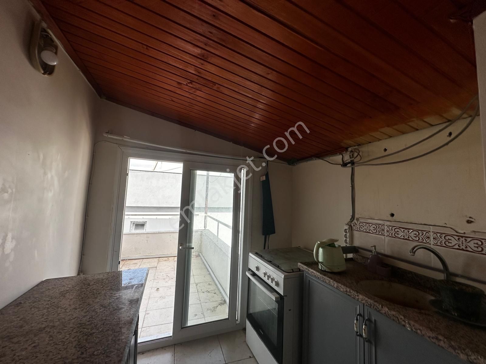 Kuşadası Hacıfeyzullah 3. Kat 3+1 Çatı Dubleks - Görsel 10