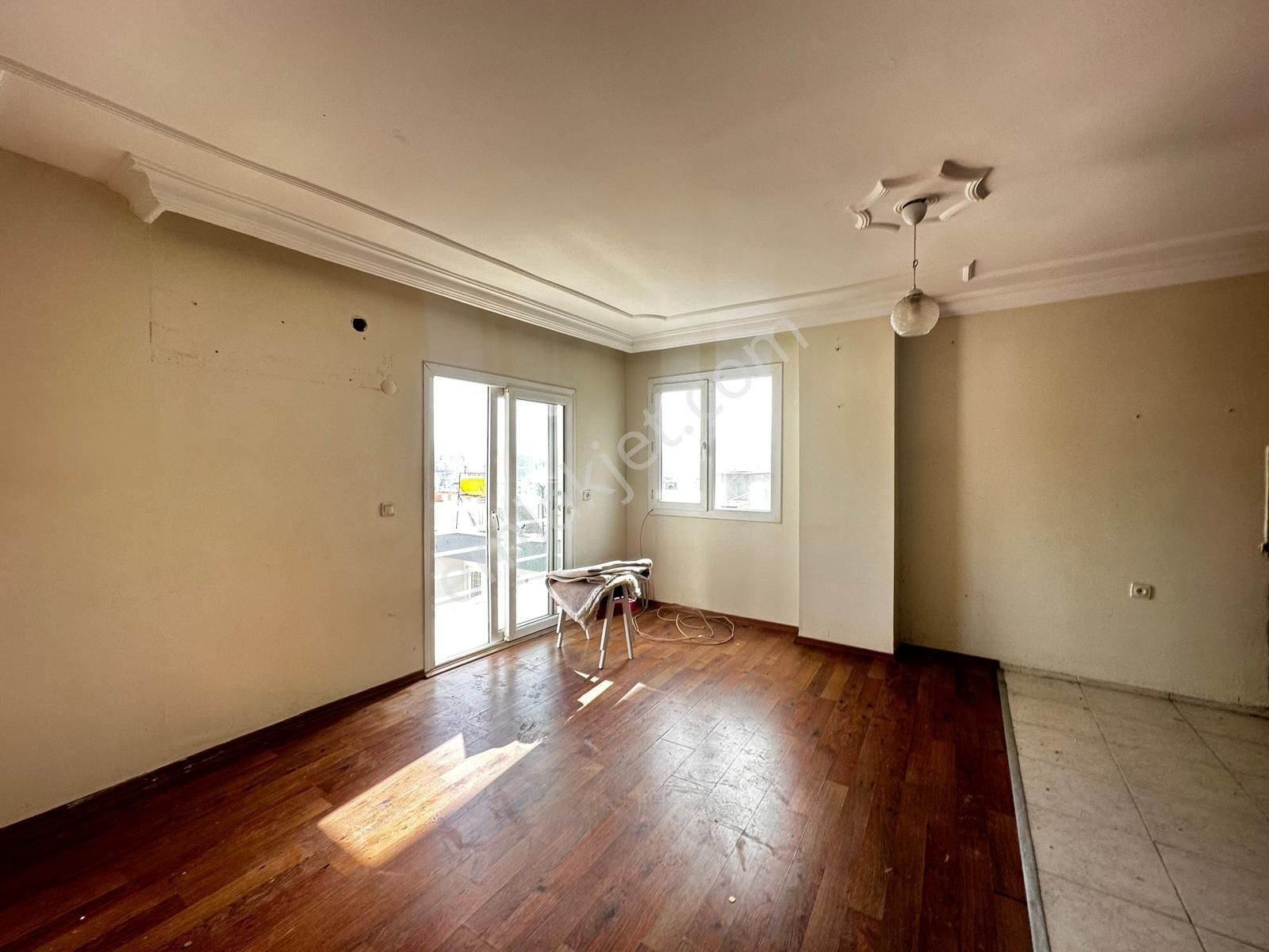 Kuşadası Hacıfeyzullah 3. Kat 3+1 Çatı Dubleks - Görsel 3