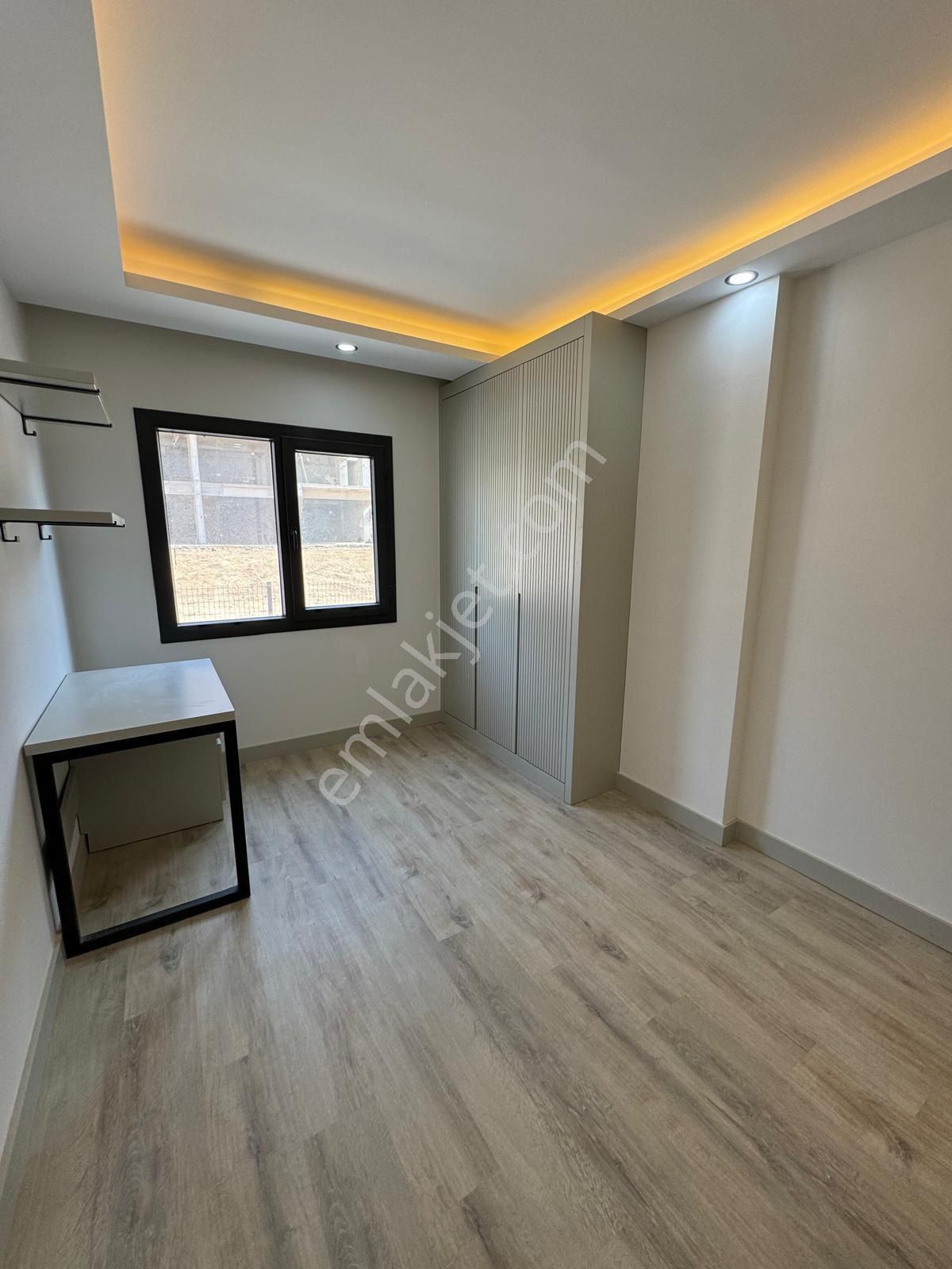 Kuşadasında 3+1 Geniş Kullanımlı Havuzlu Sitede Lüks Daire - Görsel 34