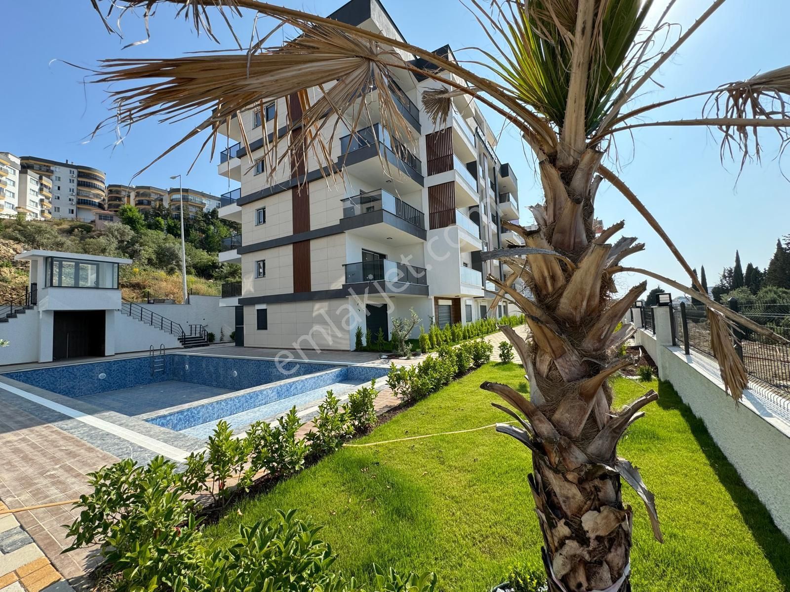 Kuşadasında 3+1 Geniş Kullanımlı Havuzlu Sitede Lüks Daire - Görsel 26