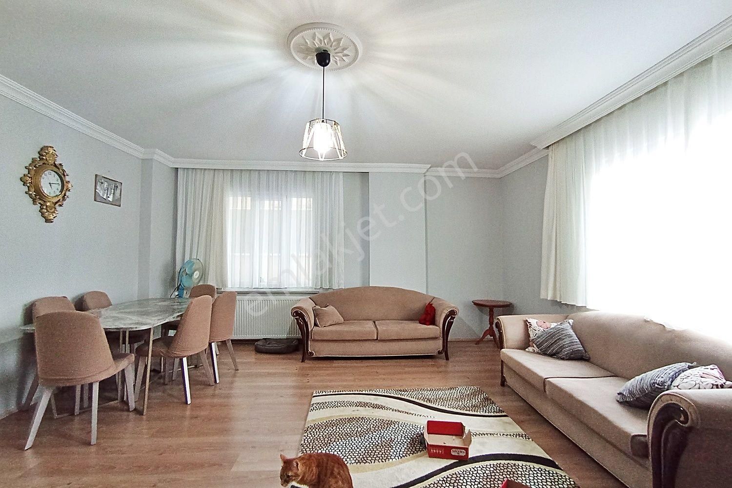 Metin Yapı'dan Cadde Üzeri'nde Ebeveyn Banyolu Satılık 2+1 Daire