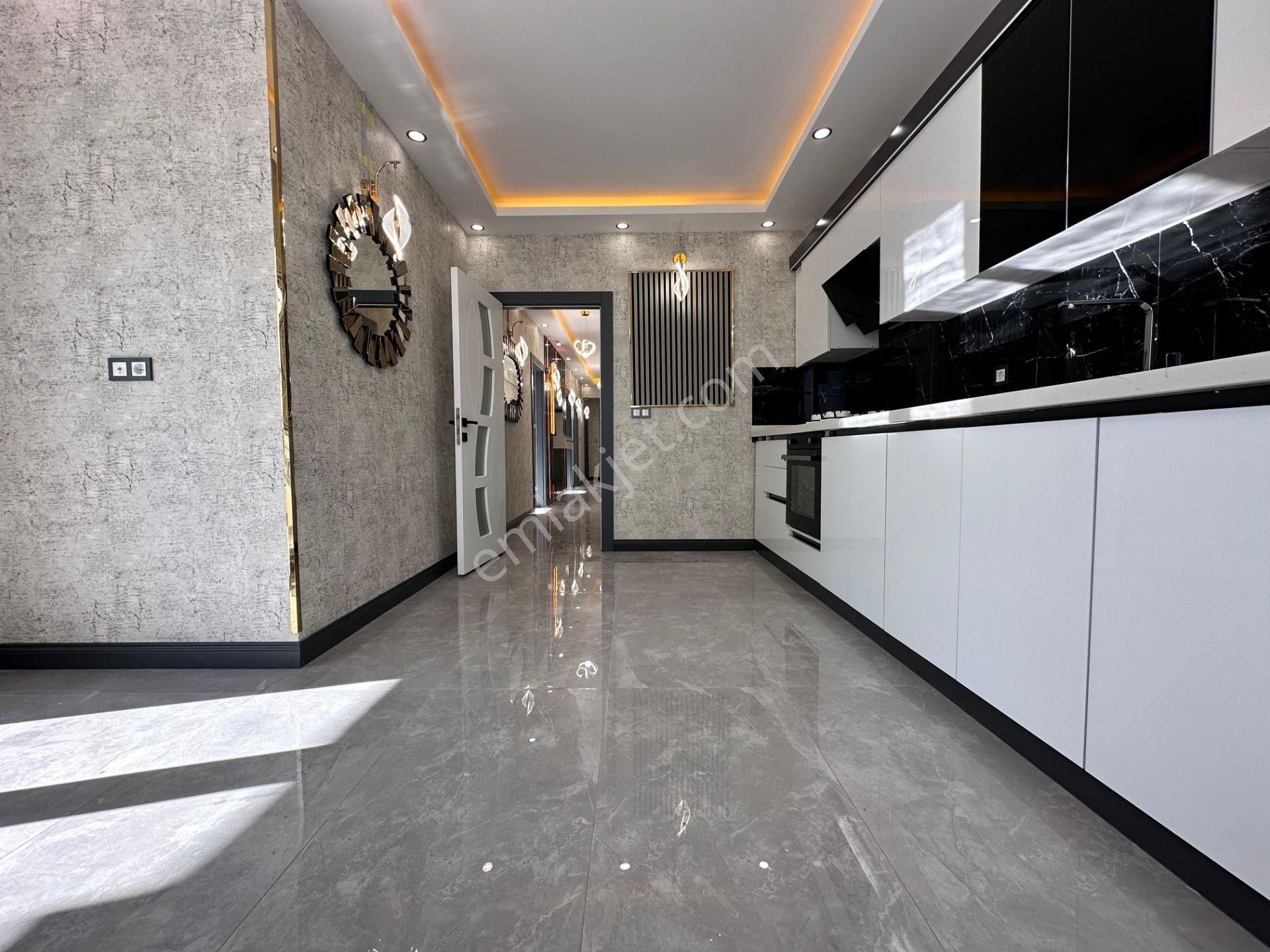 Keçiören De Cadde Üzeri Şehir Ve Botanik Park Manzaralı 3+1