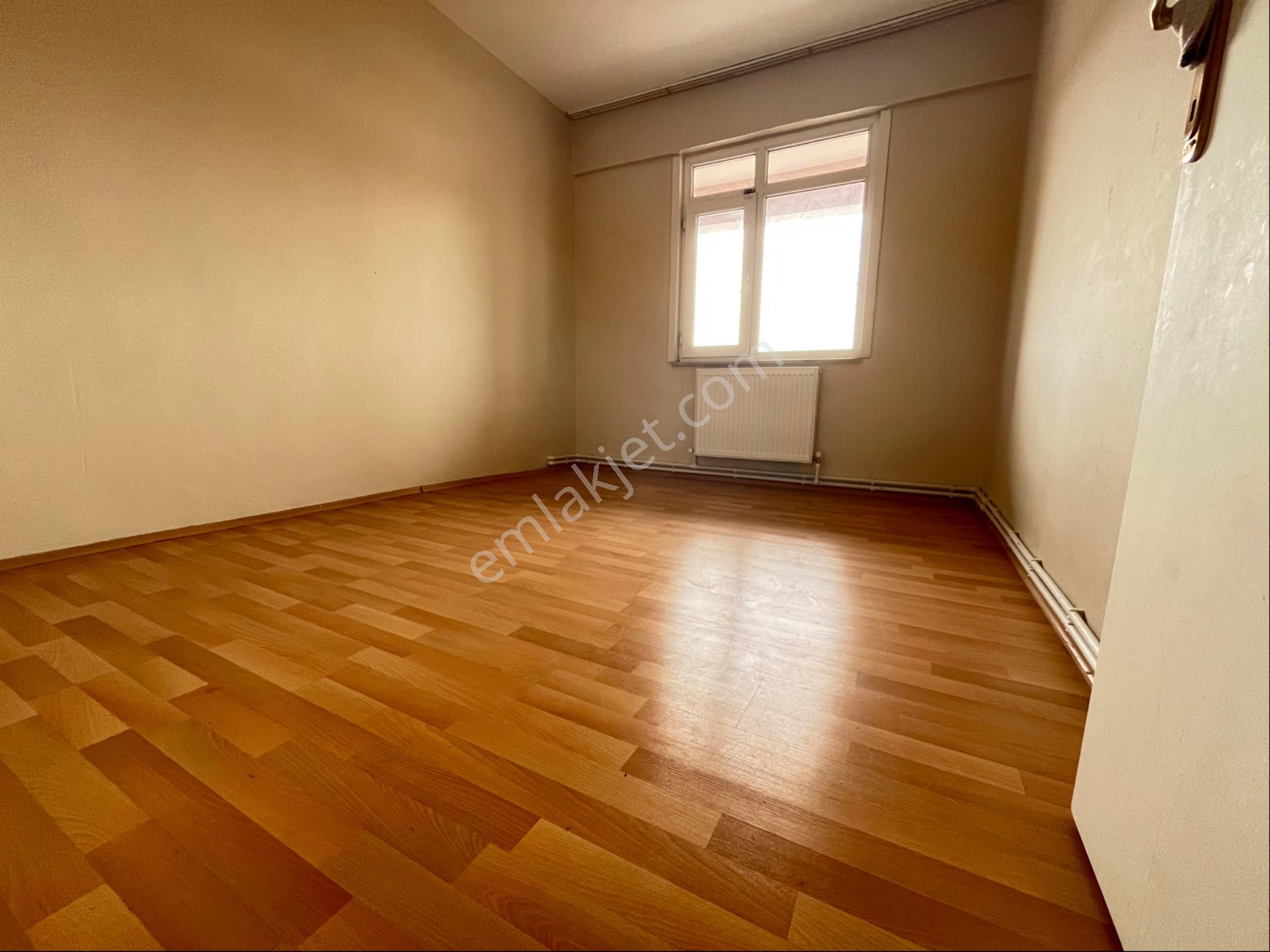 Sultanbeyli Merkezde Bekar Veya Aileye Uygun Güzel Konumda 3+1 Daire - Görsel 15