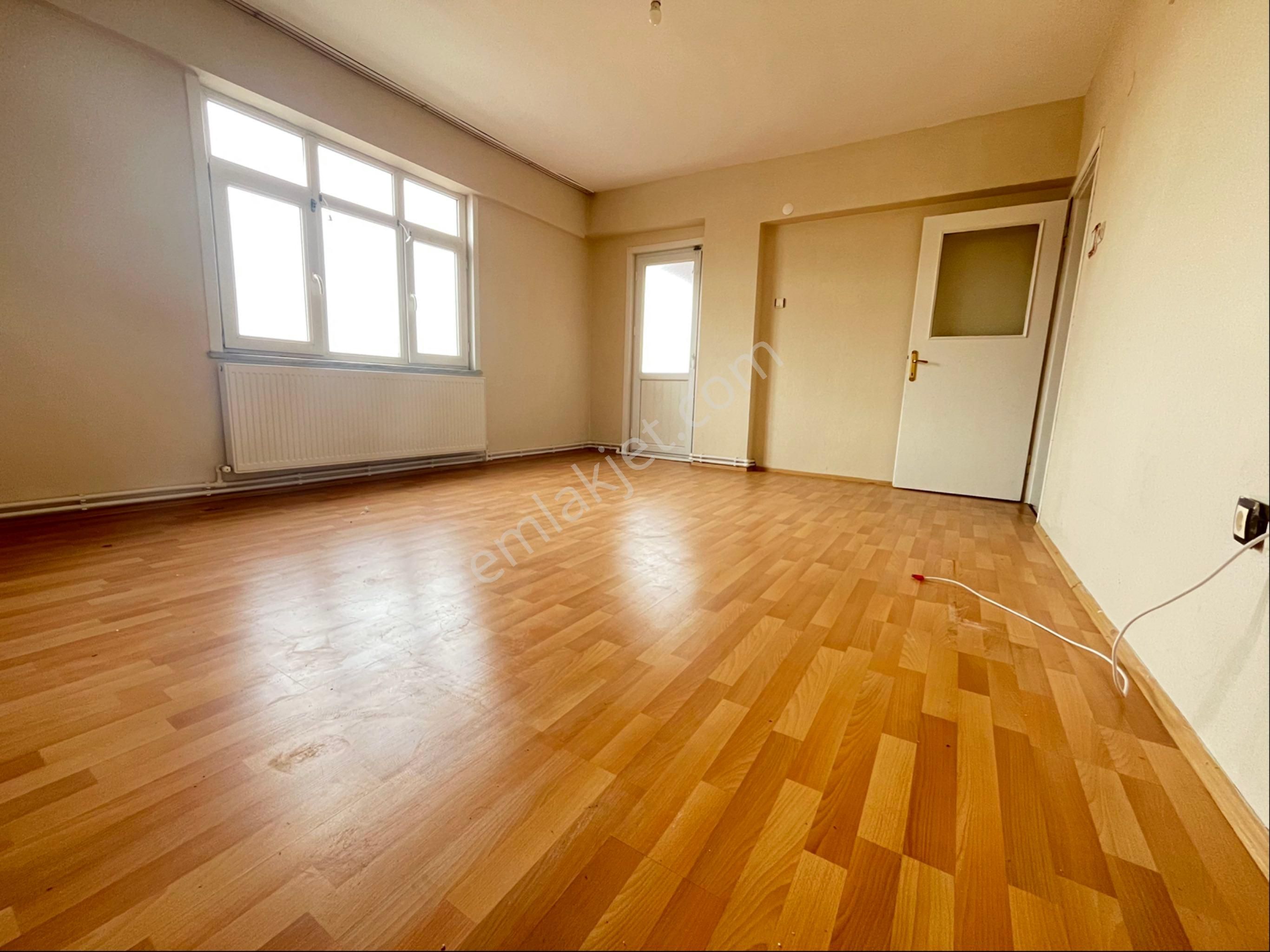 Sultanbeyli Merkezde Bekar Veya Aileye Uygun Güzel Konumda 3+1 Daire - Görsel 9