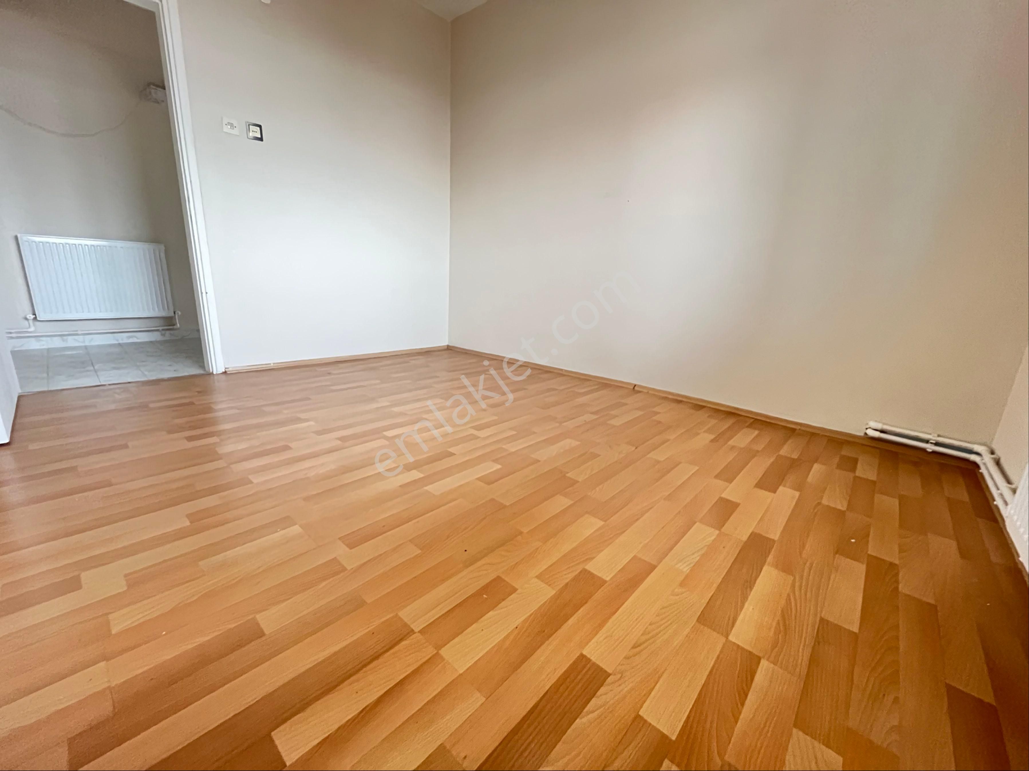 Sultanbeyli Merkezde Bekar Veya Aileye Uygun Güzel Konumda 3+1 Daire - Görsel 17