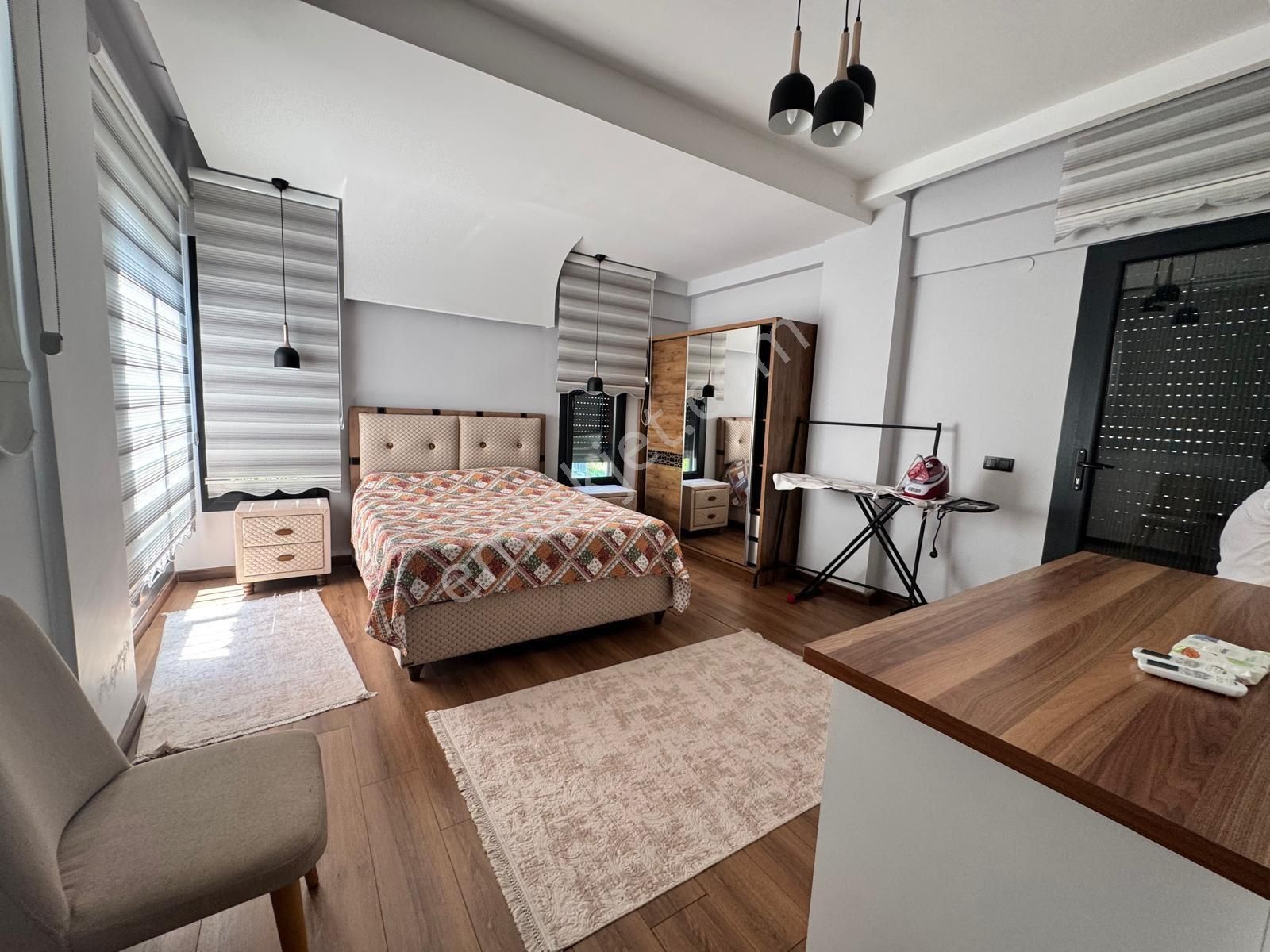 Kuşadasında Müstakil Bahçeli Özel Havuzlu Merkezi Konumda 4+1 Lüks Villa - Görsel 10